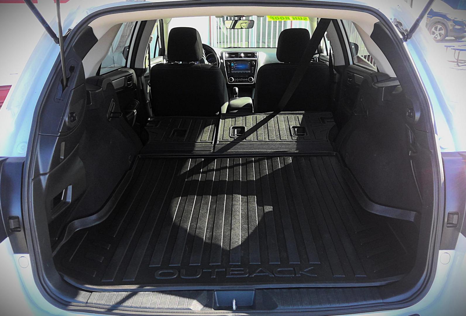 2019 WHITE Subaru Outback 2.5i Premium (4S4BSAHC6K3) with an 2.5L H4 DOHC 16V engine, CVT transmission, located at 502 S. Riverside Avenue, Medford, OR, 97501, (541) 773-3136, 42.322803, -122.867477 - Photo#4