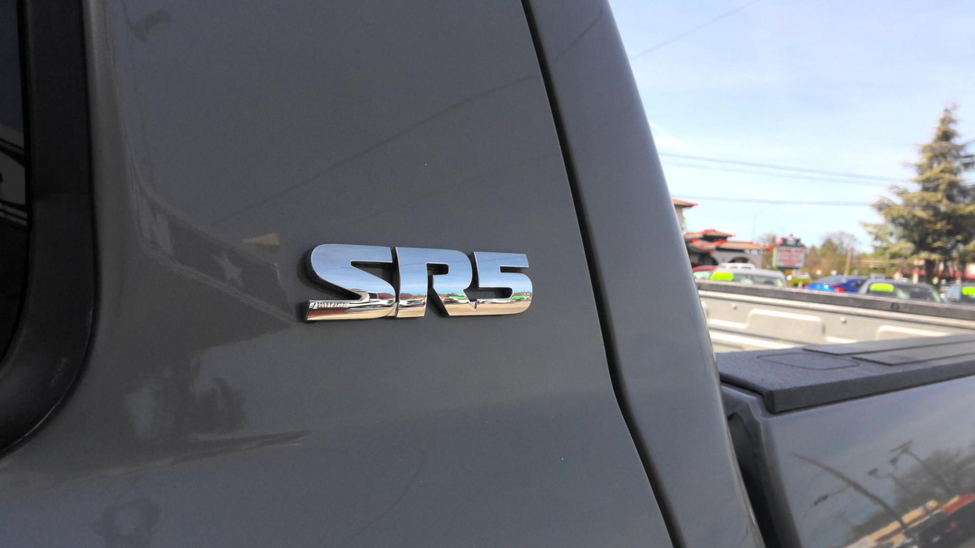 2018 GRAY Toyota Tundra SR5 4.6L V8 CrewMax 4WD (5TFDM5F13JX) with an 4.6L V8 DOHC 32V engine, 6A transmission, located at 502 S. Riverside Avenue, Medford, OR, 97501, (541) 773-3136, 42.322803, -122.867477 - Photo#3