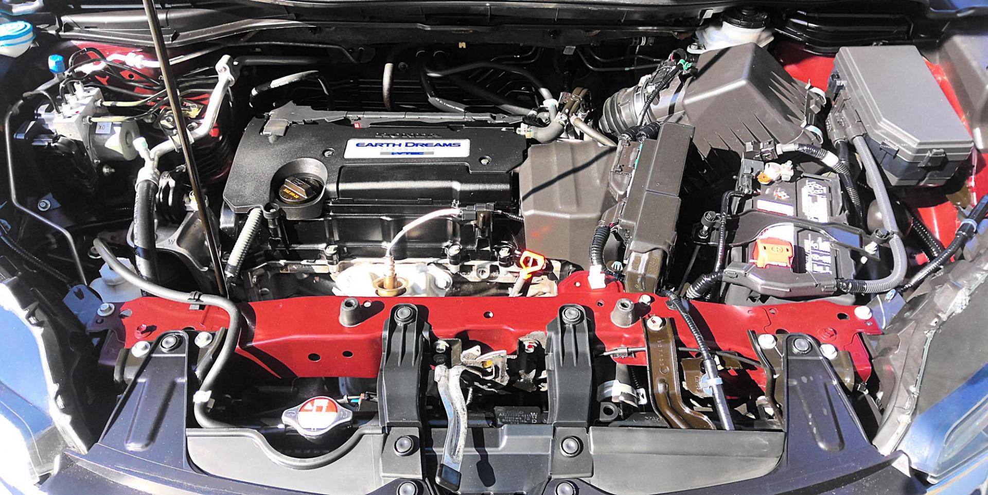 2015 RED Honda CR-V LX 2WD (2HKRM3H30FH) with an 2.4L L4 DOHC 16V engine, Continuously Variable Transmission transmission, located at 502 S. Riverside Avenue, Medford, OR, 97501, (541) 773-3136, 42.322803, -122.867477 - Photo#9