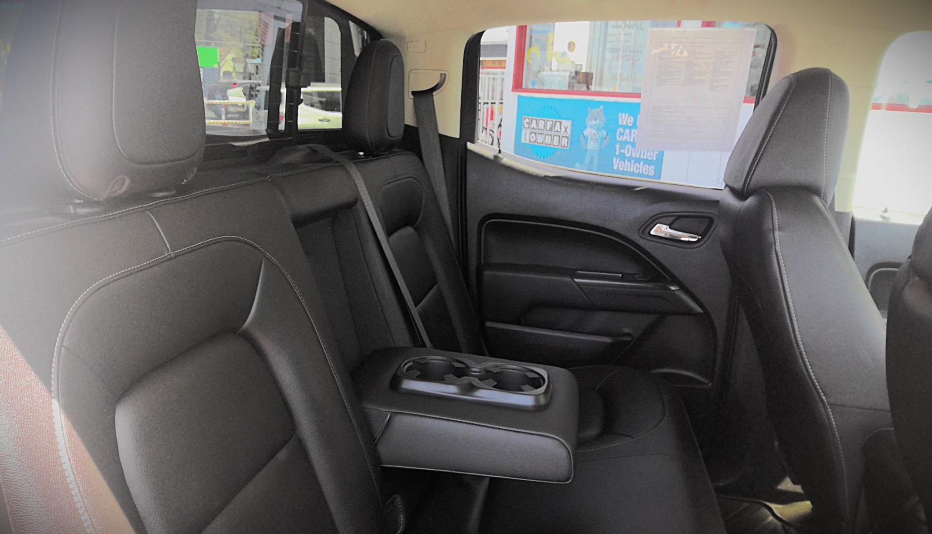 2018 WHITE Chevrolet Colorado ZR2 Crew Cab 4WD Short Box (1GCGTEEN0J1) with an 3.6L V6 DOHC 24V GAS engine, 6A transmission, located at 502 S. Riverside Avenue, Medford, OR, 97501, (541) 773-3136, 42.322803, -122.867477 - Photo#6