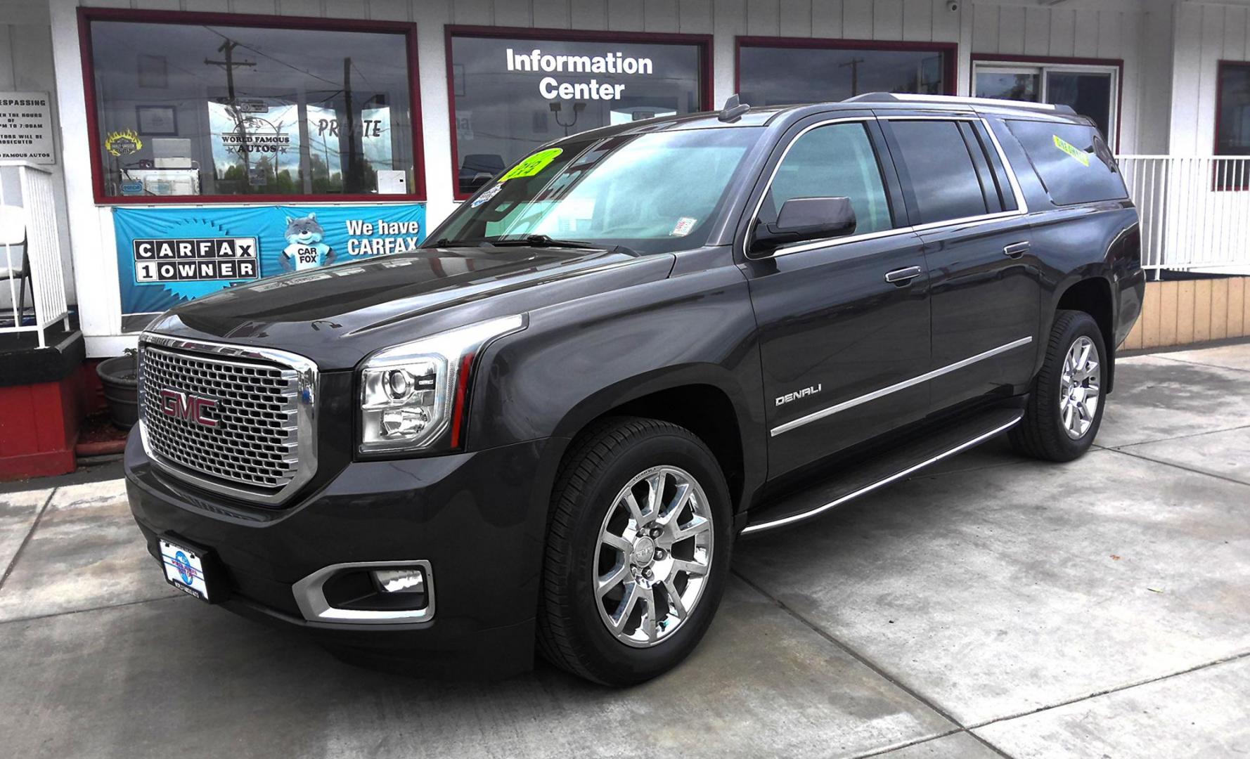 2017 GRAY GMC Yukon XL Denali 4WD (1GKS2HKJ5HR) with an 6.2L V8 OHV 16V engine, 6A transmission, located at 502 S. Riverside Avenue, Medford, OR, 97501, (541) 773-3136, 42.322803, -122.867477 - Photo#1