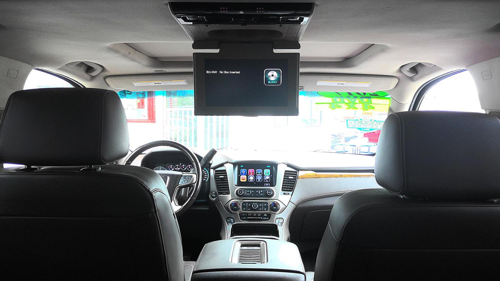 2017 GRAY GMC Yukon XL Denali 4WD (1GKS2HKJ5HR) with an 6.2L V8 OHV 16V engine, 6A transmission, located at 502 S. Riverside Avenue, Medford, OR, 97501, (541) 773-3136, 42.322803, -122.867477 - Photo#9