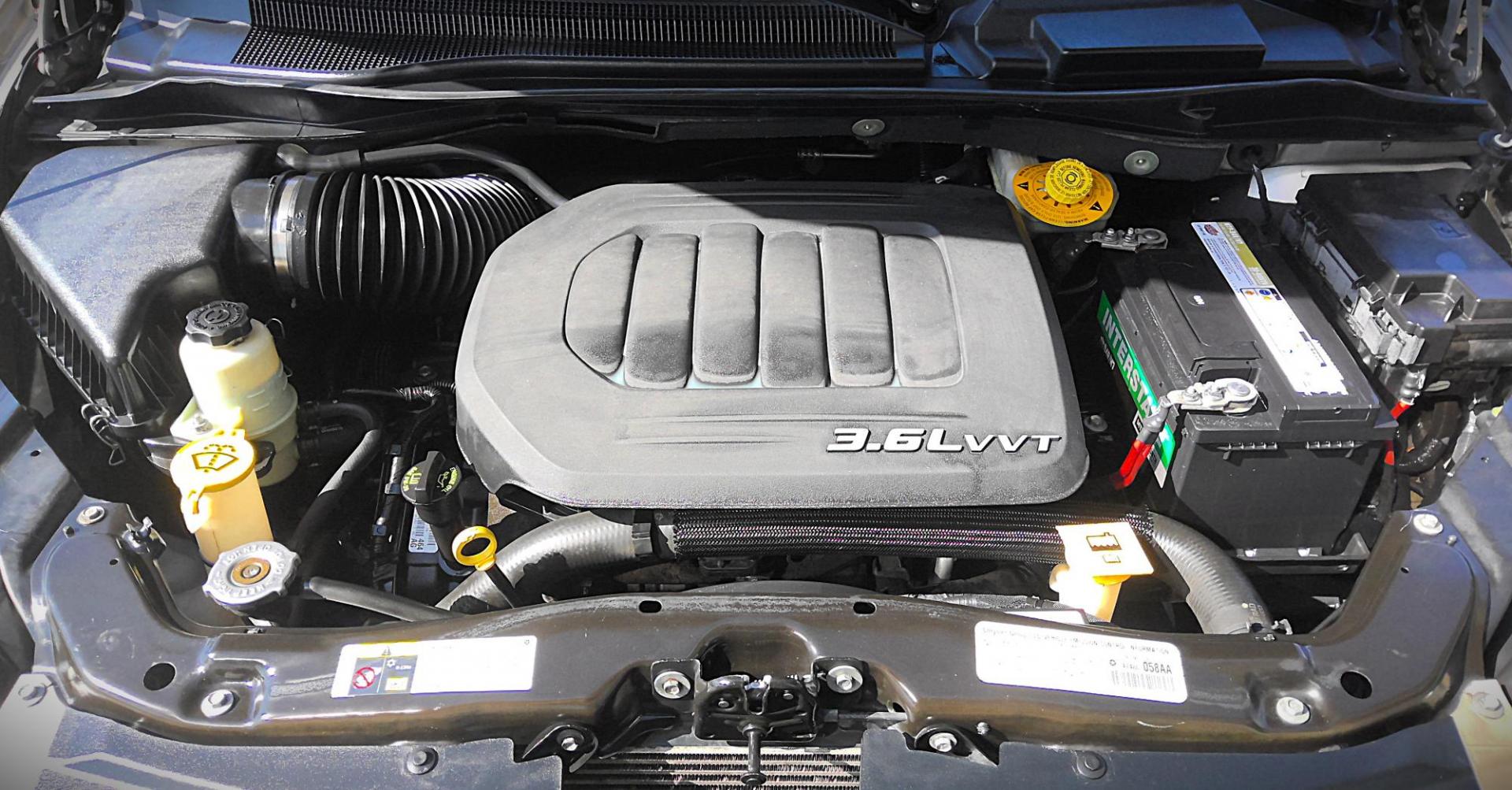 2014 GOLD Chrysler Town and Country Limited (2C4RC1GG5ER) with an 3.6L V6 DOHC 24V engine, 6-Speed Automatic transmission, located at 502 S. Riverside Avenue, Medford, OR, 97501, (541) 773-3136, 42.322803, -122.867477 - Photo#18