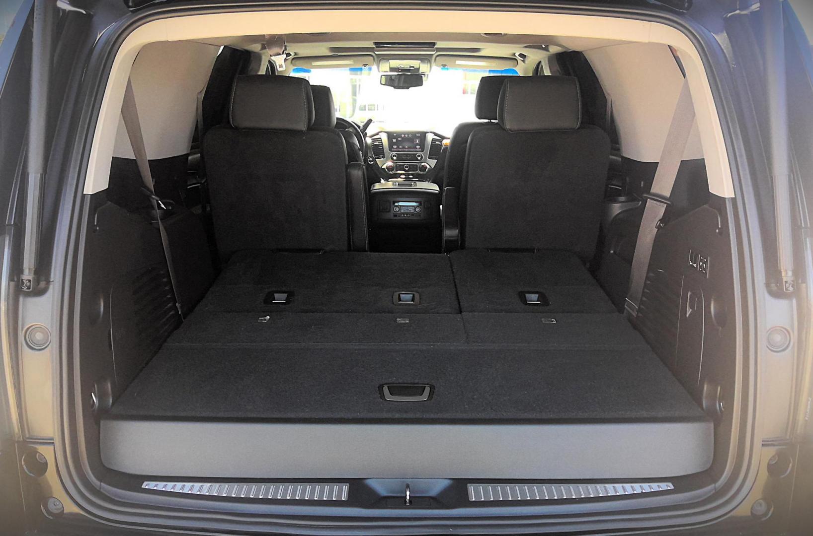 2015 BLACK GMC Yukon Denali 4WD (1GKS2CKJ4FR) with an 6.2L V8 OHV 16V engine, 6-Speed Automatic transmission, located at 502 S. Riverside Avenue, Medford, OR, 97501, (541) 773-3136, 42.322803, -122.867477 - Photo#4