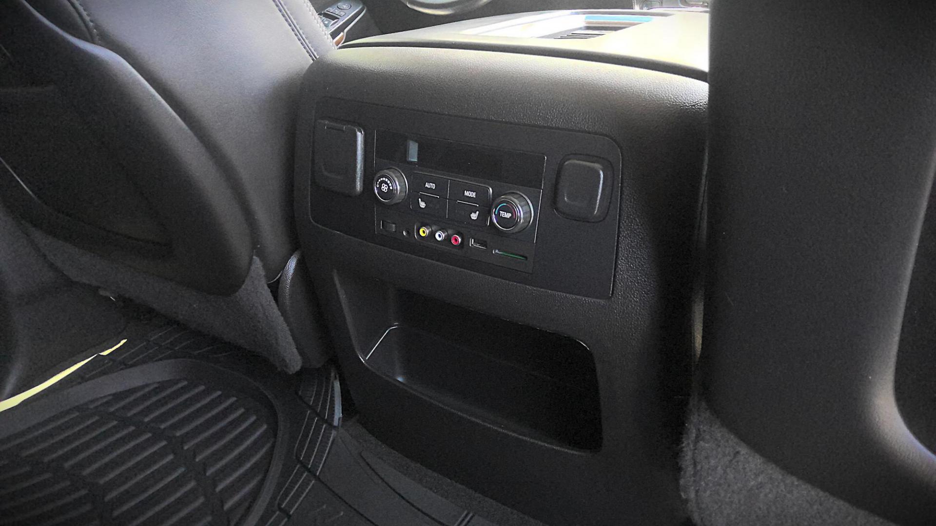 2015 BLACK GMC Yukon Denali 4WD (1GKS2CKJ4FR) with an 6.2L V8 OHV 16V engine, 6-Speed Automatic transmission, located at 502 S. Riverside Avenue, Medford, OR, 97501, (541) 773-3136, 42.322803, -122.867477 - Photo#9