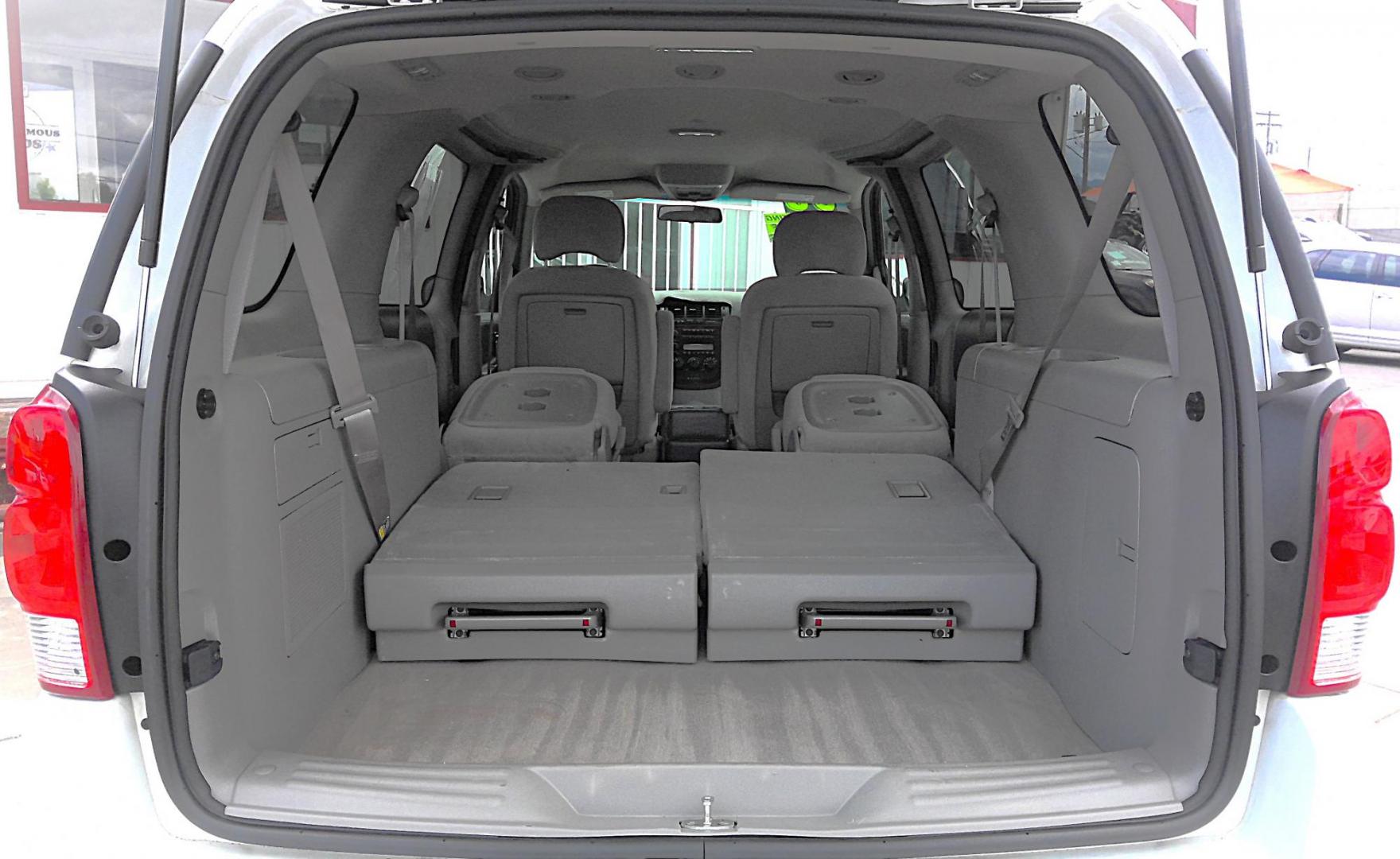 2006 WHITE Chevrolet Uplander EXT LS FWD 1LS (1GNDV23L66D) with an 3.5L V6 OHV 16V engine, 4-Speed Automatic Overdrive transmission, located at 502 S. Riverside Avenue, Medford, OR, 97501, (541) 773-3136, 42.322803, -122.867477 - Photo#6
