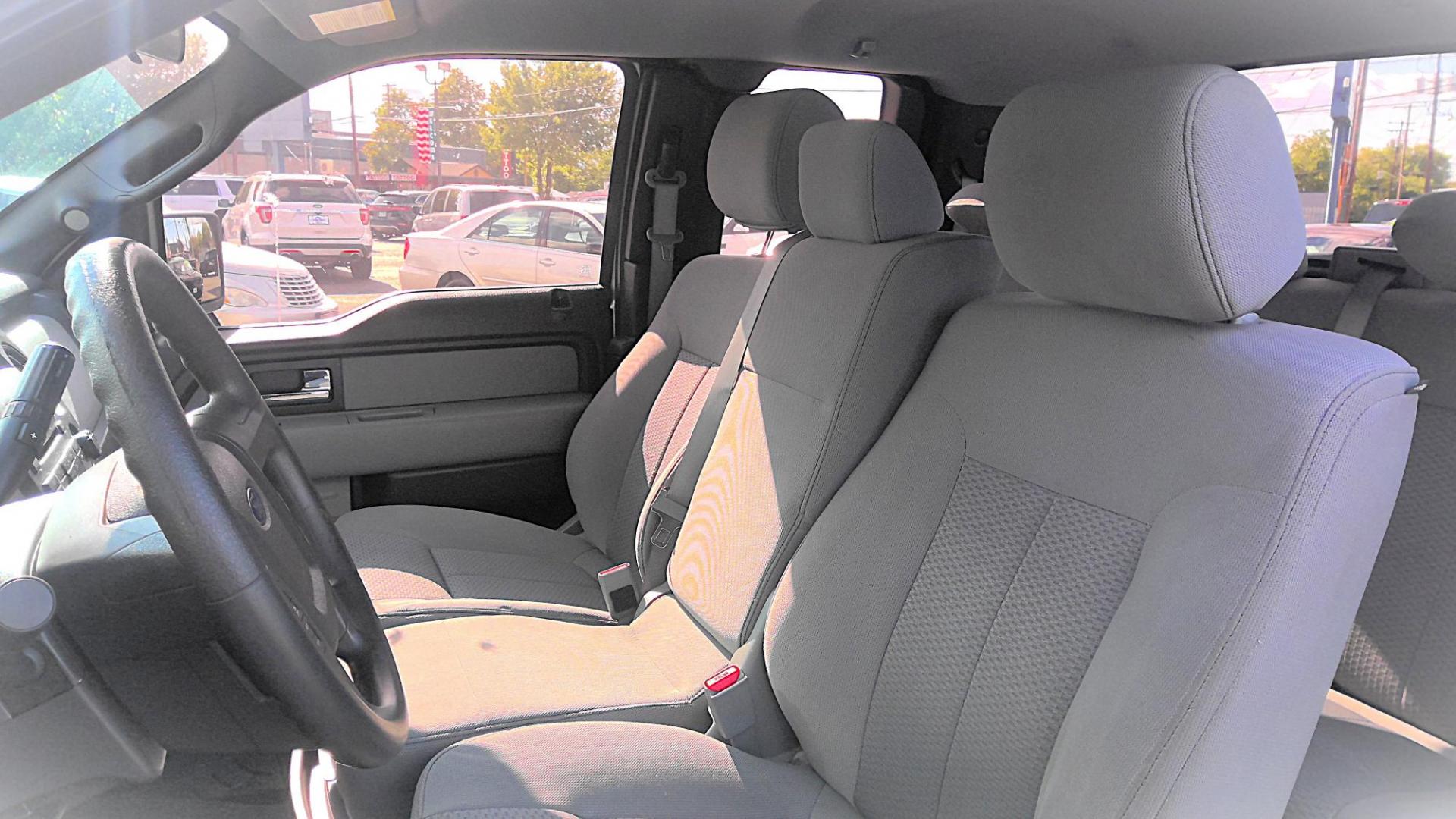 2013 SILVER Ford F-150 Lariat SuperCab 6.5-ft. Bed 4WD (1FTFX1EF0DF) with an 5.0L V8 engine, 6-Speed Automatic transmission, located at 502 S. Riverside Avenue, Medford, OR, 97501, (541) 773-3136, 42.322803, -122.867477 - Photo#5