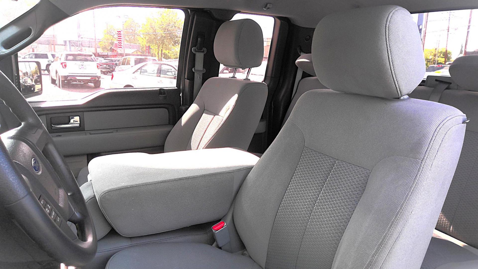 2013 SILVER Ford F-150 Lariat SuperCab 6.5-ft. Bed 4WD (1FTFX1EF0DF) with an 5.0L V8 engine, 6-Speed Automatic transmission, located at 502 S. Riverside Avenue, Medford, OR, 97501, (541) 773-3136, 42.322803, -122.867477 - Photo#6