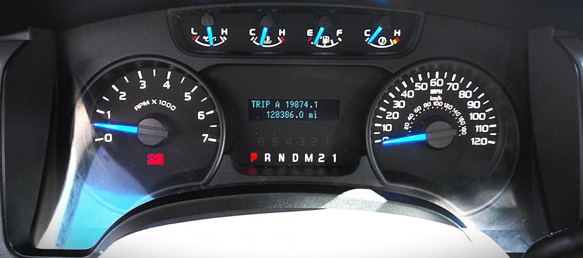 2013 SILVER Ford F-150 Lariat SuperCab 6.5-ft. Bed 4WD (1FTFX1EF0DF) with an 5.0L V8 engine, 6-Speed Automatic transmission, located at 502 S. Riverside Avenue, Medford, OR, 97501, (541) 773-3136, 42.322803, -122.867477 - Photo#8
