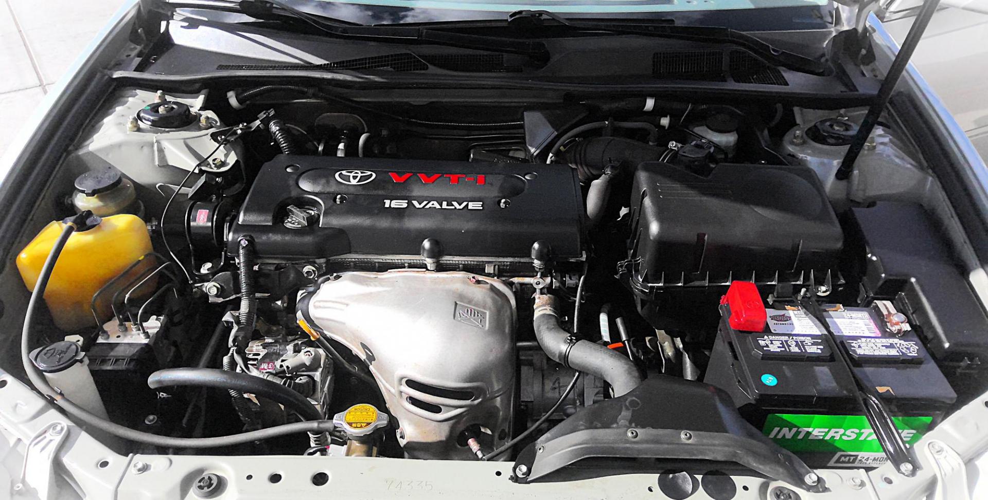 2003 SILVER Toyota Camry LE (JTDBE32KX30) with an 2.4L L4 DOHC 16V engine, located at 502 S. Riverside Avenue, Medford, OR, 97501, (541) 773-3136, 42.322803, -122.867477 - Photo#8