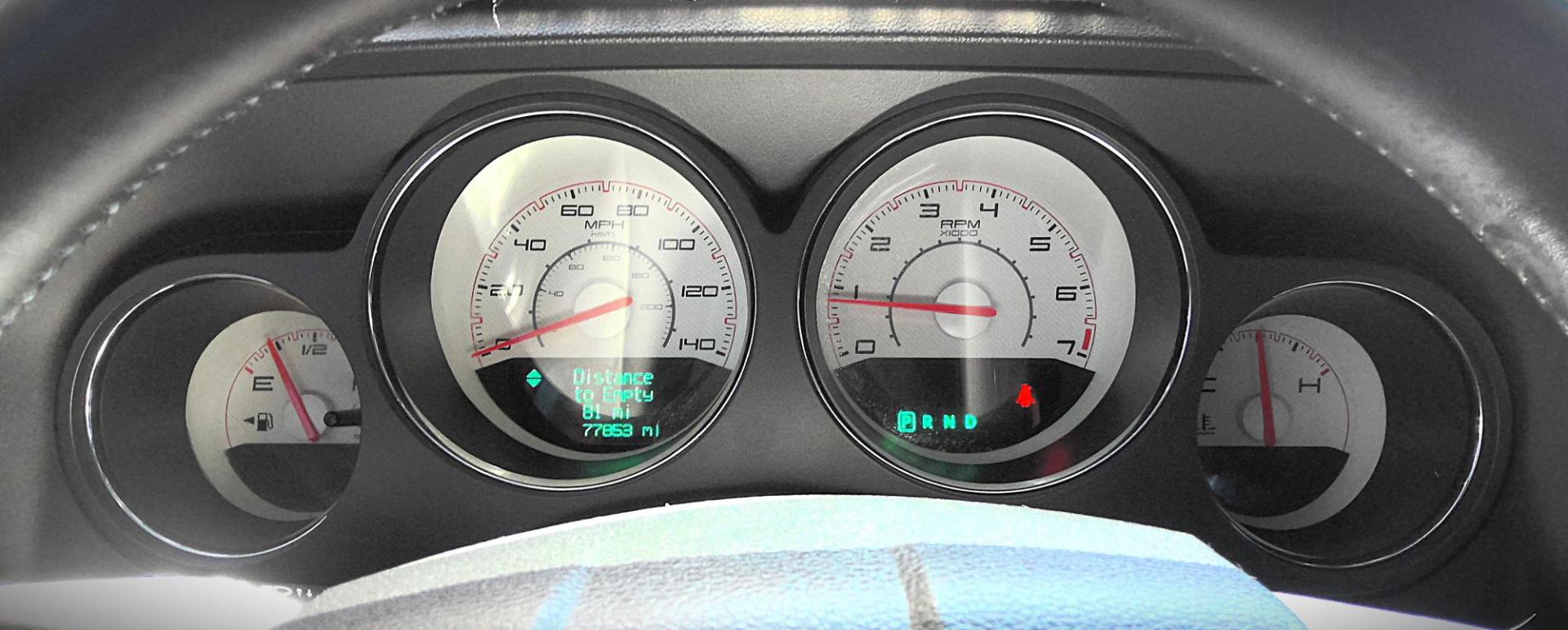 2012 RED Dodge Challenger SXT (2C3CDYAG3CH) with an 3.6L V6 DOHC 24V engine, 4-Speed Automatic transmission, located at 502 S. Riverside Avenue, Medford, OR, 97501, (541) 773-3136, 42.322803, -122.867477 - Photo#8