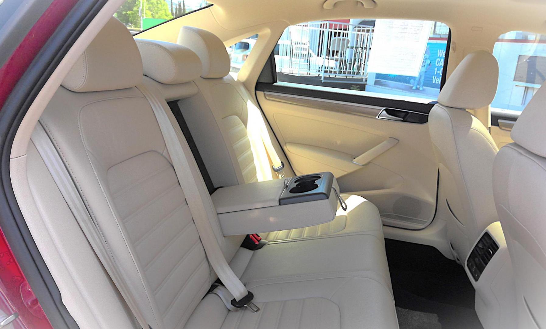 2018 RED Volkswagen Passat SEL Premium (1VWCA7A35JC) with an 2.0L L4 DOHC 16V engine, 6A transmission, located at 502 S. Riverside Avenue, Medford, OR, 97501, (541) 773-3136, 42.322803, -122.867477 - Photo#5