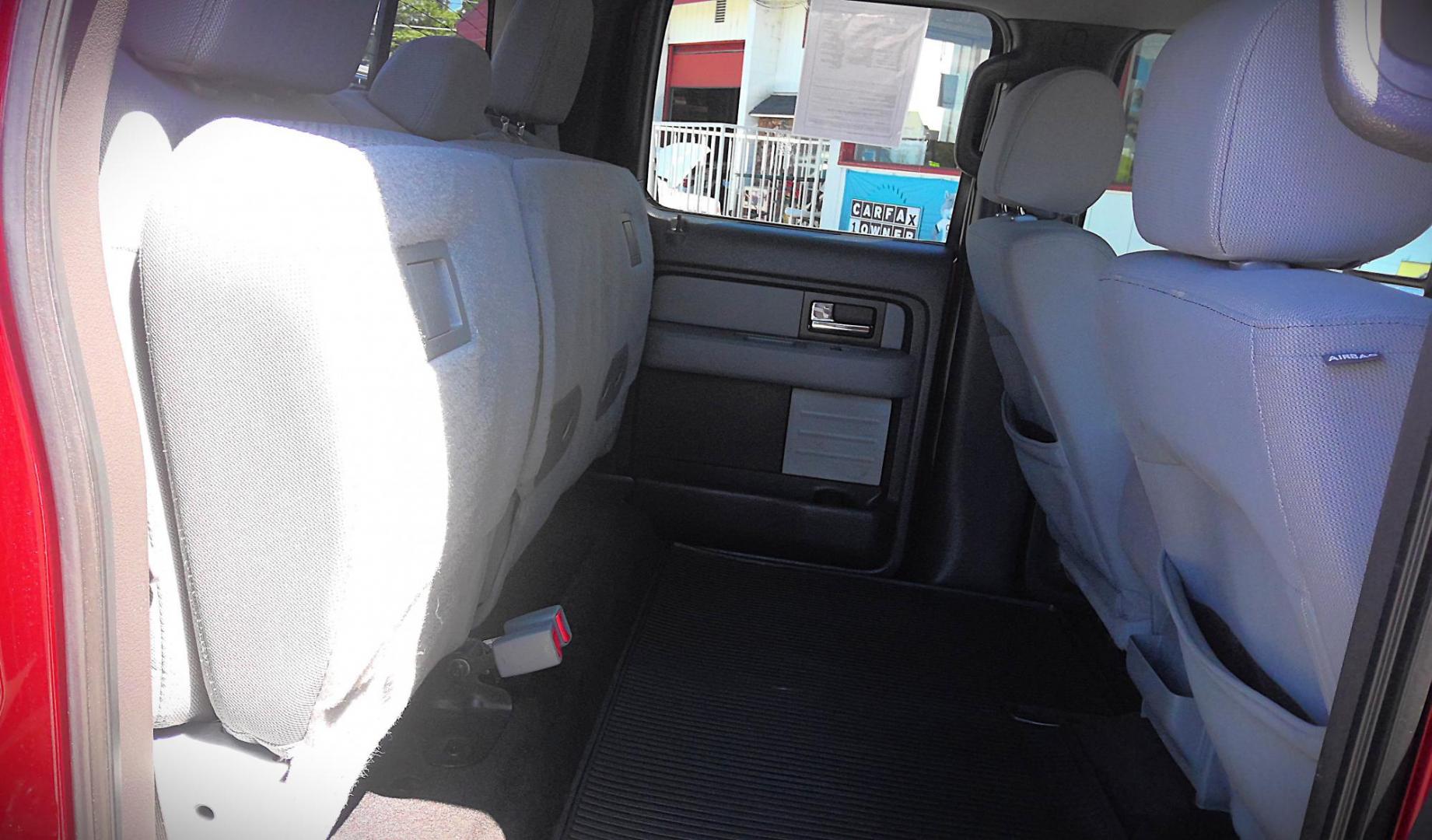 2014 RED Ford F-150 FX4 SuperCrew 5.5-ft. Bed 4WD (1FTFW1ET3EF) with an 3.5L V6 TURBO engine, 6-Speed Automatic transmission, located at 502 S. Riverside Avenue, Medford, OR, 97501, (541) 773-3136, 42.322803, -122.867477 - Photo#4