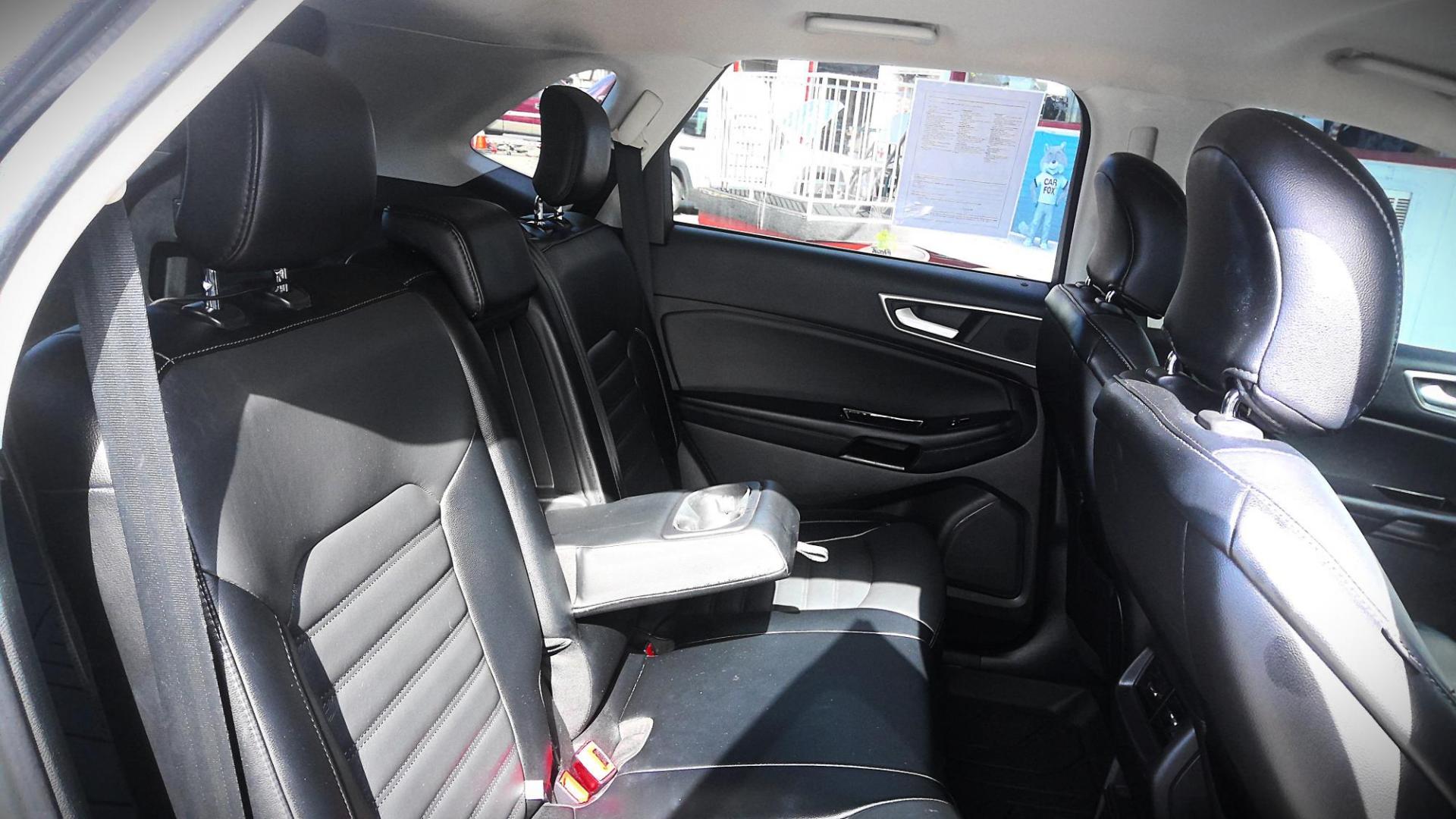 2018 GRAY Ford Edge SEL AWD (2FMPK4J91JB) with an 2.0L L4 DOHC 16V engine, 6A transmission, located at 502 S. Riverside Avenue, Medford, OR, 97501, (541) 773-3136, 42.322803, -122.867477 - Photo#5
