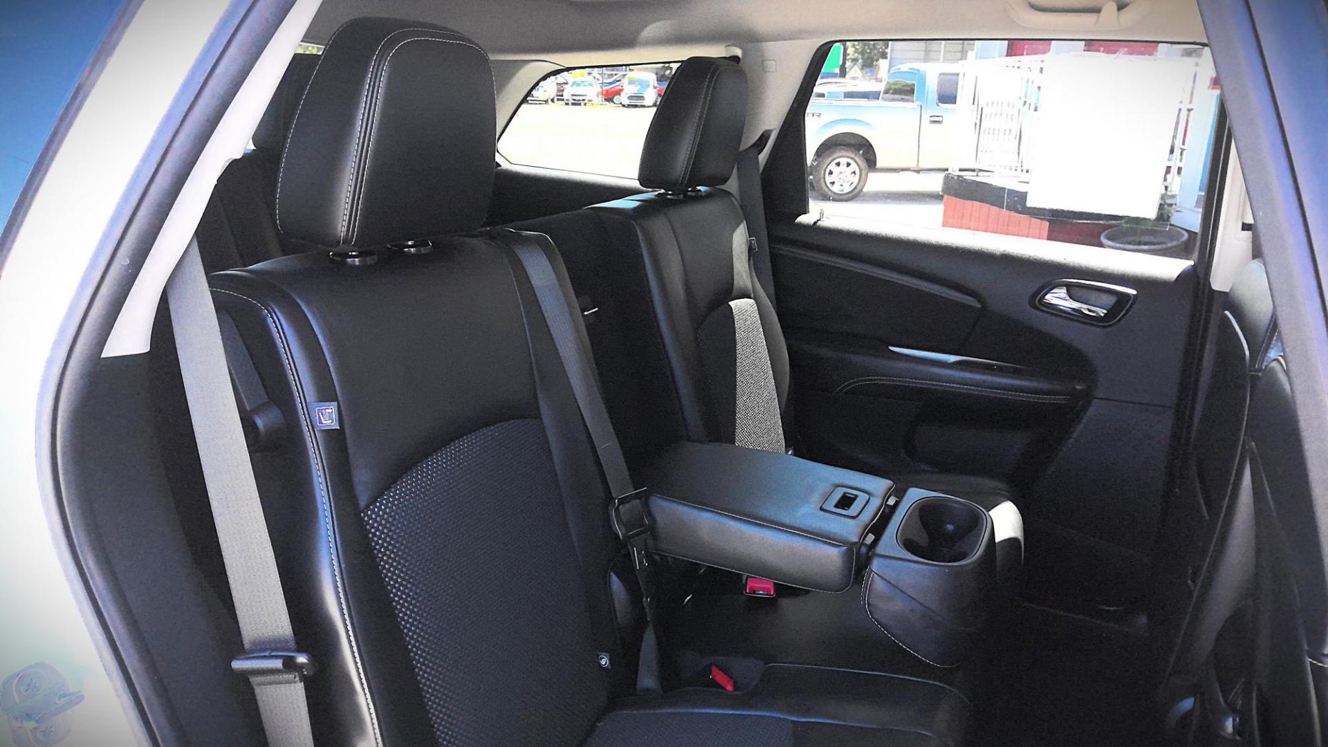 2018 WHITE Dodge Journey Crossroad AWD (3C4PDDGG3JT) with an 3.6L V6 DOHC 24V engine, 6A transmission, located at 502 S. Riverside Avenue, Medford, OR, 97501, (541) 773-3136, 42.322803, -122.867477 - Photo#7