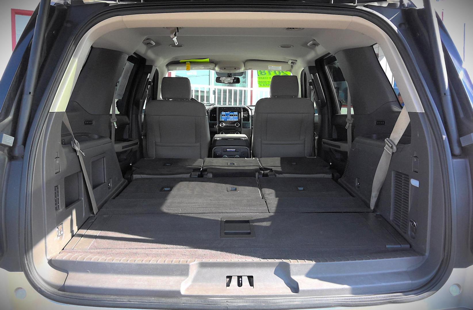 2018 GOLD Ford Expedition XLT 4WD (1FMJU1JT2JE) with an 3.5L V6 DOHC 24V FFV engine, 6A transmission, located at 502 S. Riverside Avenue, Medford, OR, 97501, (541) 773-3136, 42.322803, -122.867477 - Photo#7