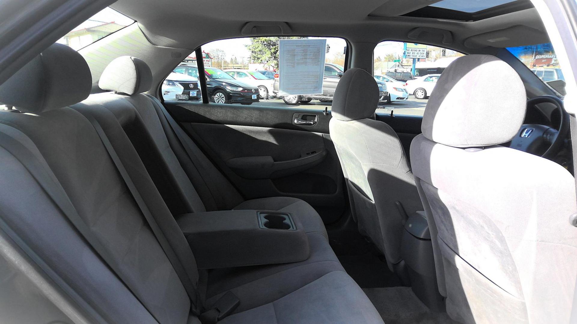 2005 GRAY Honda Accord EX Sedan AT (JHMCM56735C) with an 2.4L L4 DOHC 16V engine, 5-Speed Automatic transmission, located at 502 S. Riverside Avenue, Medford, OR, 97501, (541) 773-3136, 42.322803, -122.867477 - Photo#4