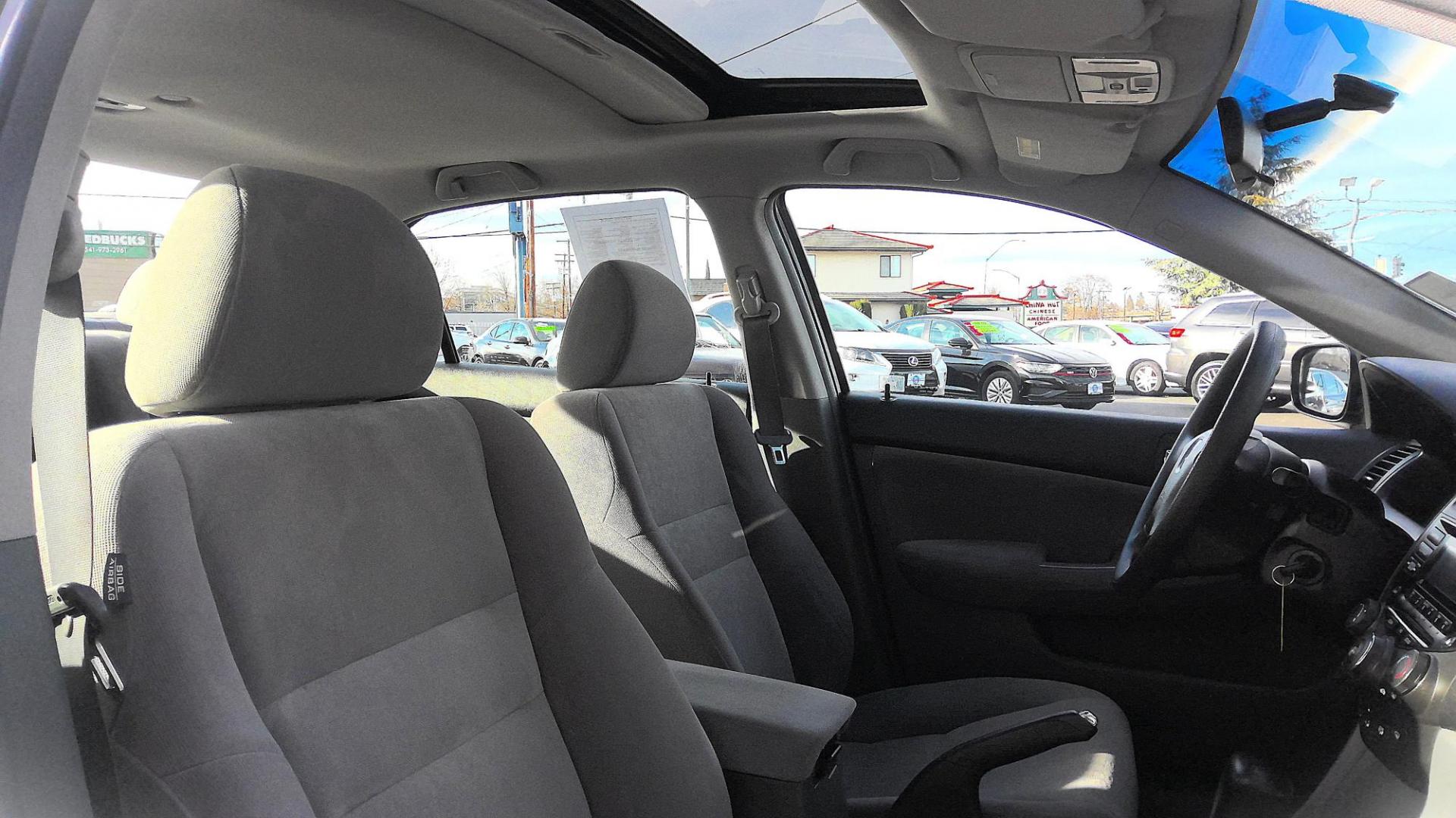 2005 GRAY Honda Accord EX Sedan AT (JHMCM56735C) with an 2.4L L4 DOHC 16V engine, 5-Speed Automatic transmission, located at 502 S. Riverside Avenue, Medford, OR, 97501, (541) 773-3136, 42.322803, -122.867477 - Photo#5