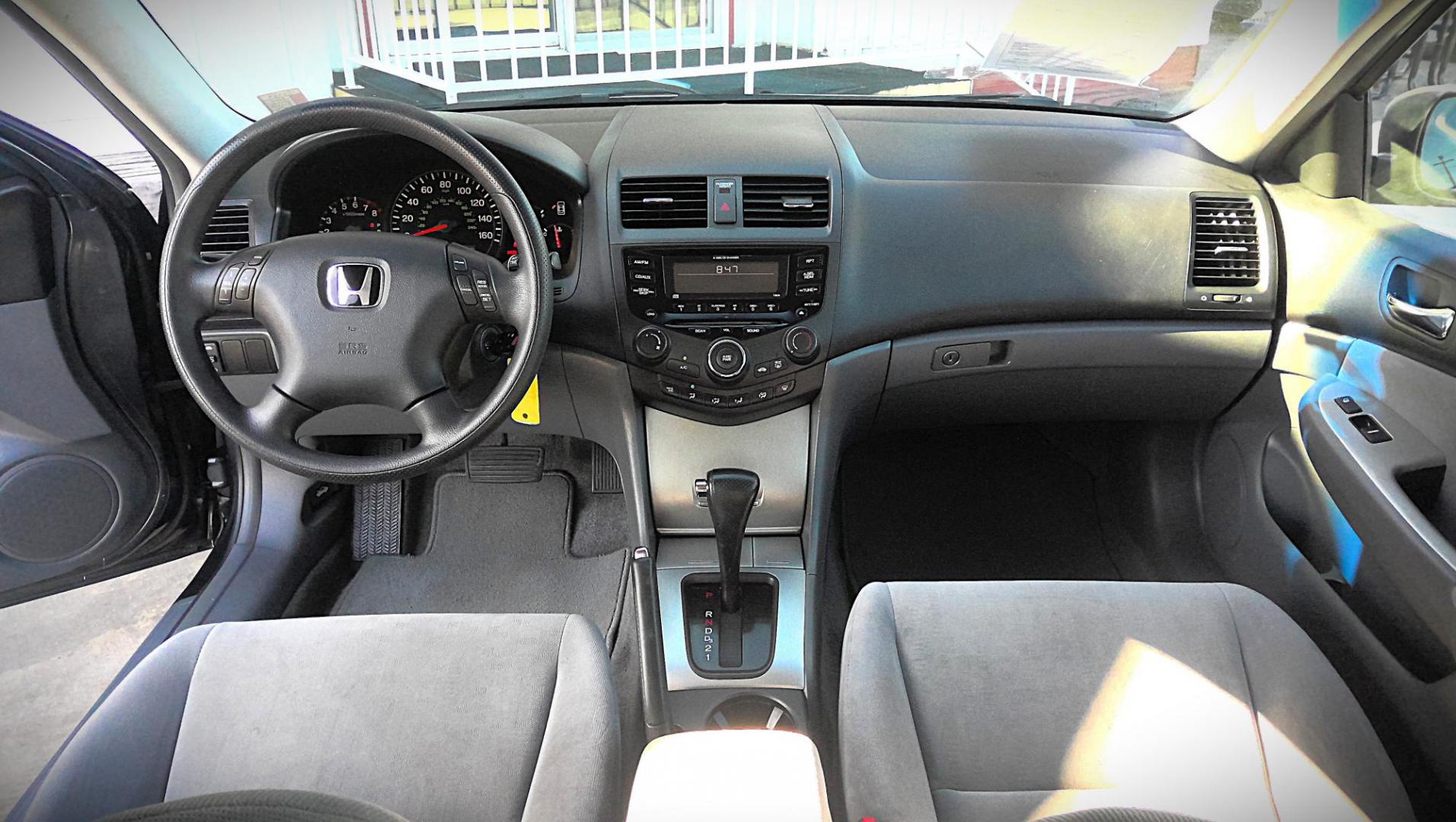 2005 GRAY Honda Accord EX Sedan AT (JHMCM56735C) with an 2.4L L4 DOHC 16V engine, 5-Speed Automatic transmission, located at 502 S. Riverside Avenue, Medford, OR, 97501, (541) 773-3136, 42.322803, -122.867477 - Photo#8