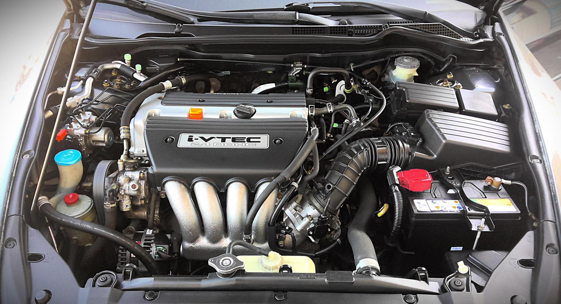 2005 GRAY Honda Accord EX Sedan AT (JHMCM56735C) with an 2.4L L4 DOHC 16V engine, 5-Speed Automatic transmission, located at 502 S. Riverside Avenue, Medford, OR, 97501, (541) 773-3136, 42.322803, -122.867477 - Photo#11