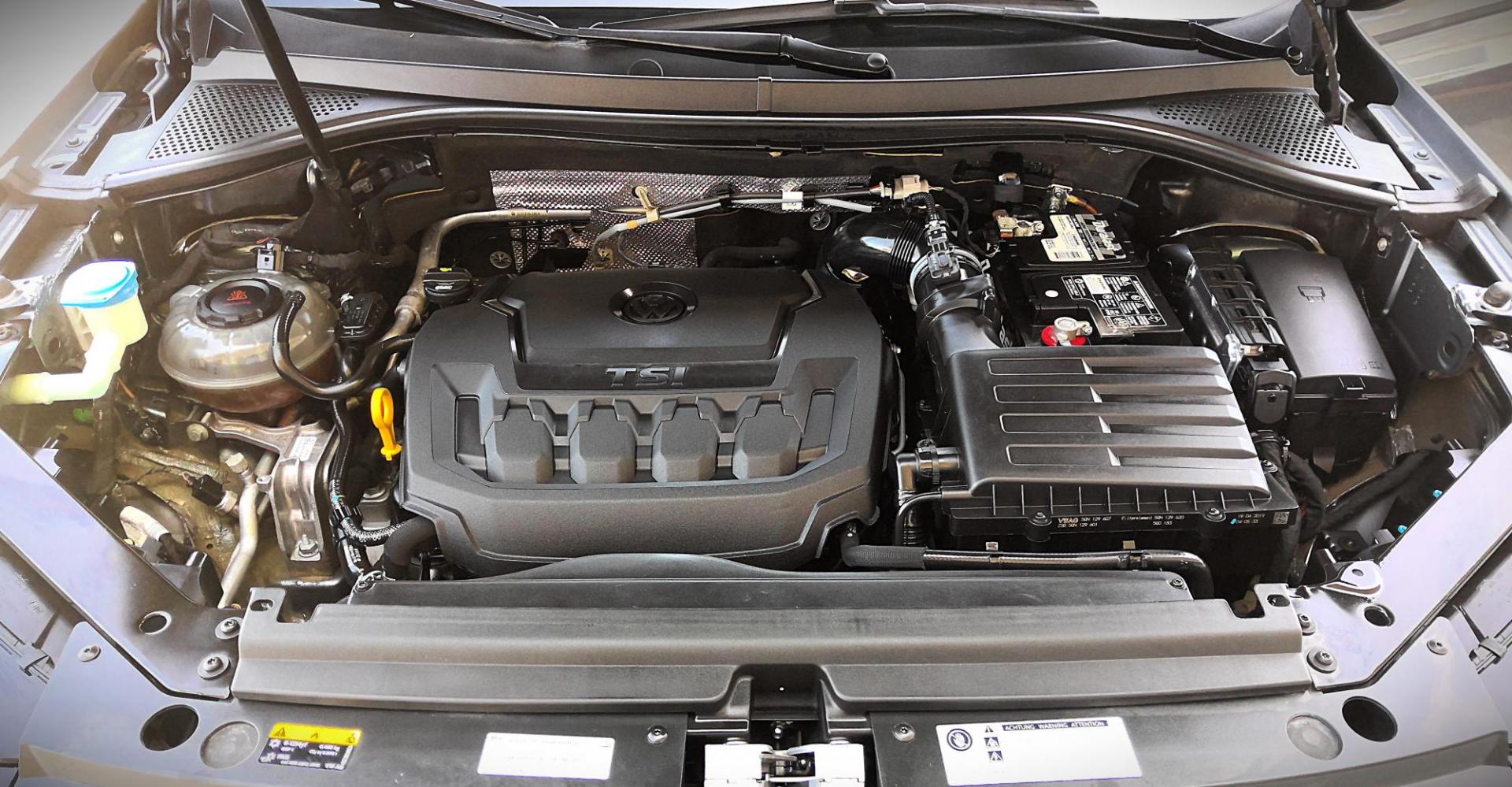 2019 GRAY Volkswagen Tiguan SE (3VV3B7AXXKM) with an 2.0L L4 DOHC 16V TURBO engine, 8A transmission, located at 502 S. Riverside Avenue, Medford, OR, 97501, (541) 773-3136, 42.322803, -122.867477 - Photo#12