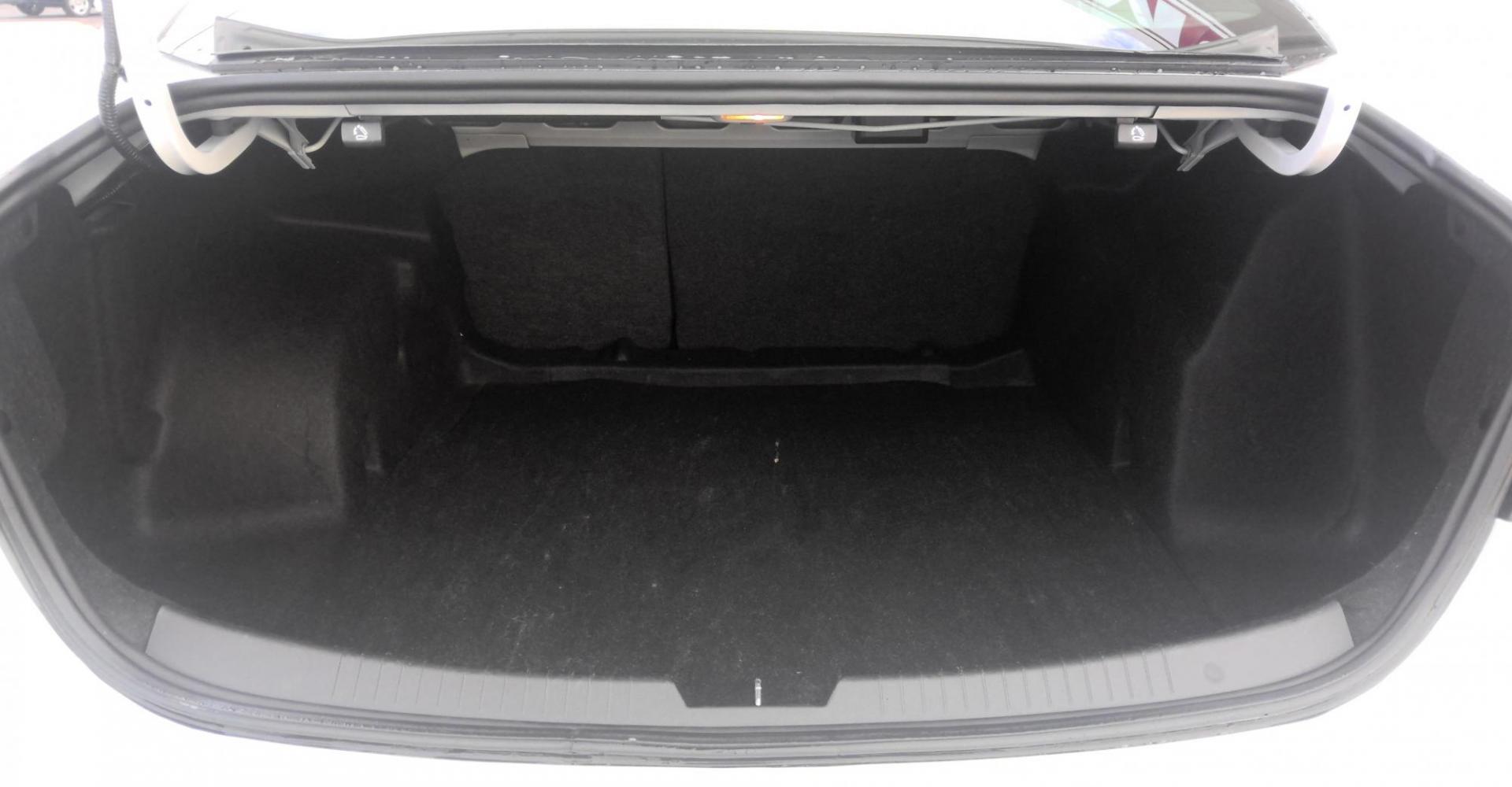 2023 WHITE Chevrolet Malibu 1LT (1G1ZD5ST1PF) with an 1.5L L4 DOHC 16V engine, 6A transmission, located at 502 S. Riverside Avenue, Medford, OR, 97501, (541) 773-3136, 42.322803, -122.867477 - Photo#4