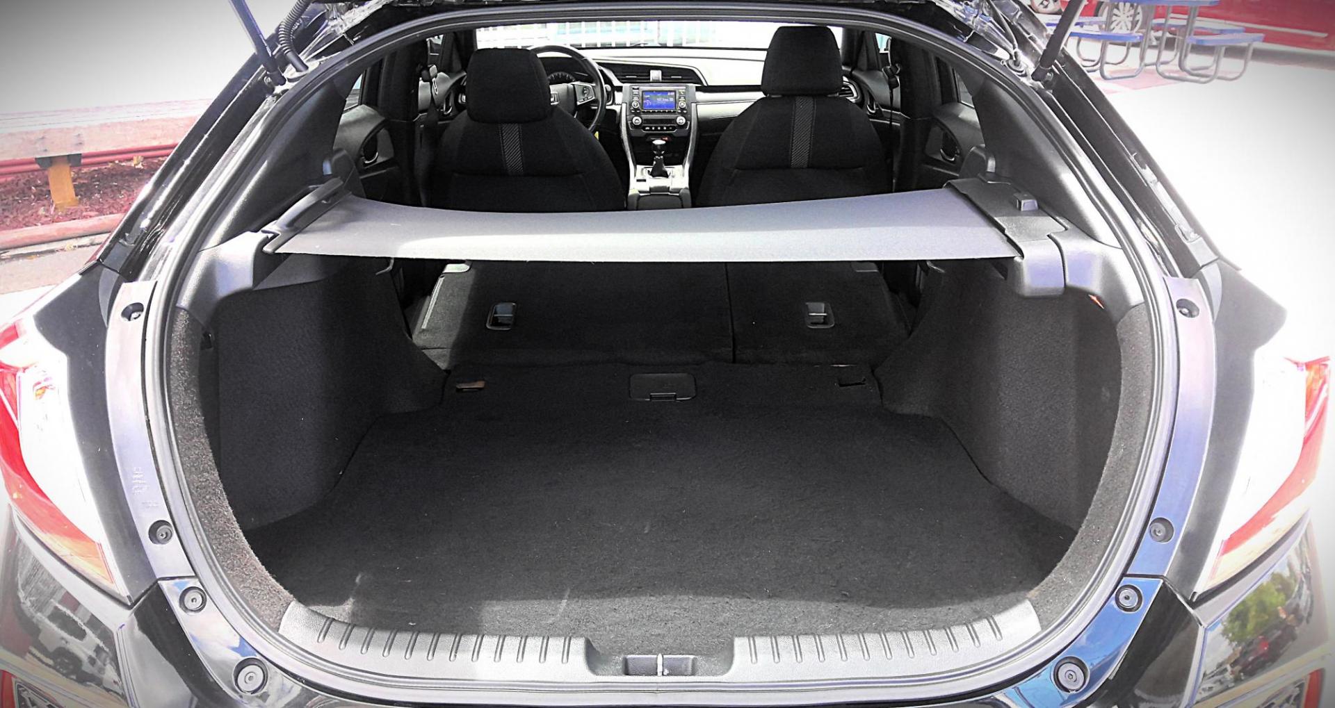 2018 BLACK Honda Civic Sport 6M (SHHFK7G46JU) with an 2.0L L4 DOHC 16V TURBO engine, 6M transmission, located at 502 S. Riverside Avenue, Medford, OR, 97501, (541) 773-3136, 42.322803, -122.867477 - Photo#4