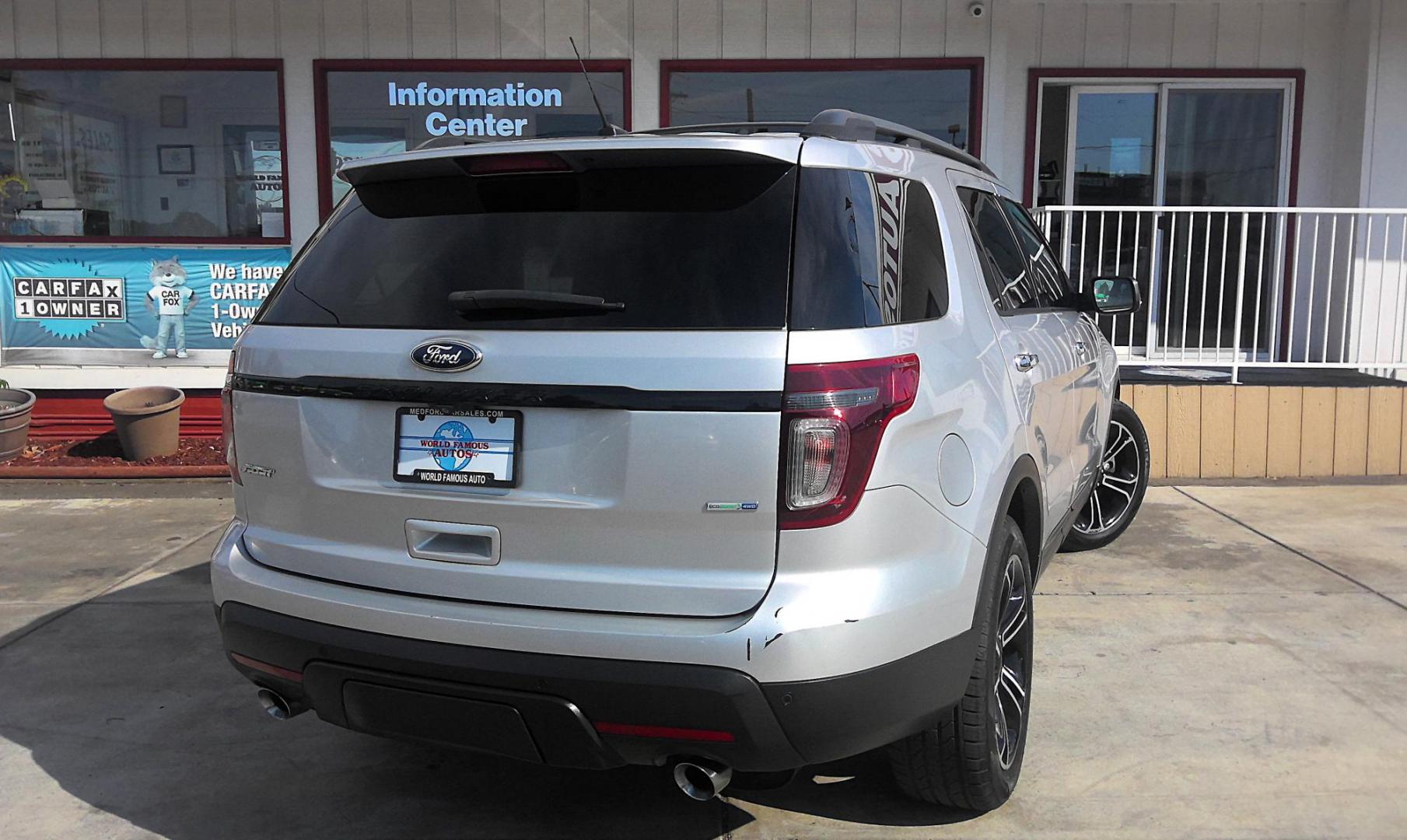 2014 SILVER Ford Explorer Sport 4WD (1FM5K8GT8EG) with an 3.5L V6 DOHC 24V engine, 6-Speed Automatic transmission, located at 502 S. Riverside Avenue, Medford, OR, 97501, (541) 773-3136, 42.322803, -122.867477 - Photo#2