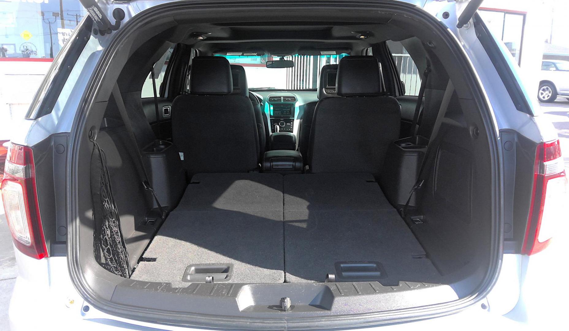 2014 SILVER Ford Explorer Sport 4WD (1FM5K8GT8EG) with an 3.5L V6 DOHC 24V engine, 6-Speed Automatic transmission, located at 502 S. Riverside Avenue, Medford, OR, 97501, (541) 773-3136, 42.322803, -122.867477 - Photo#5