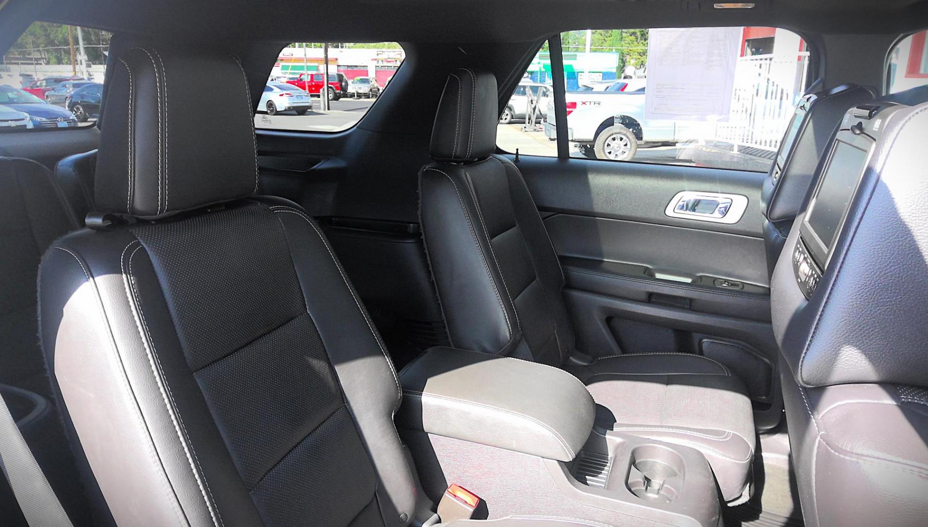 2014 SILVER Ford Explorer Sport 4WD (1FM5K8GT8EG) with an 3.5L V6 DOHC 24V engine, 6-Speed Automatic transmission, located at 502 S. Riverside Avenue, Medford, OR, 97501, (541) 773-3136, 42.322803, -122.867477 - Photo#8