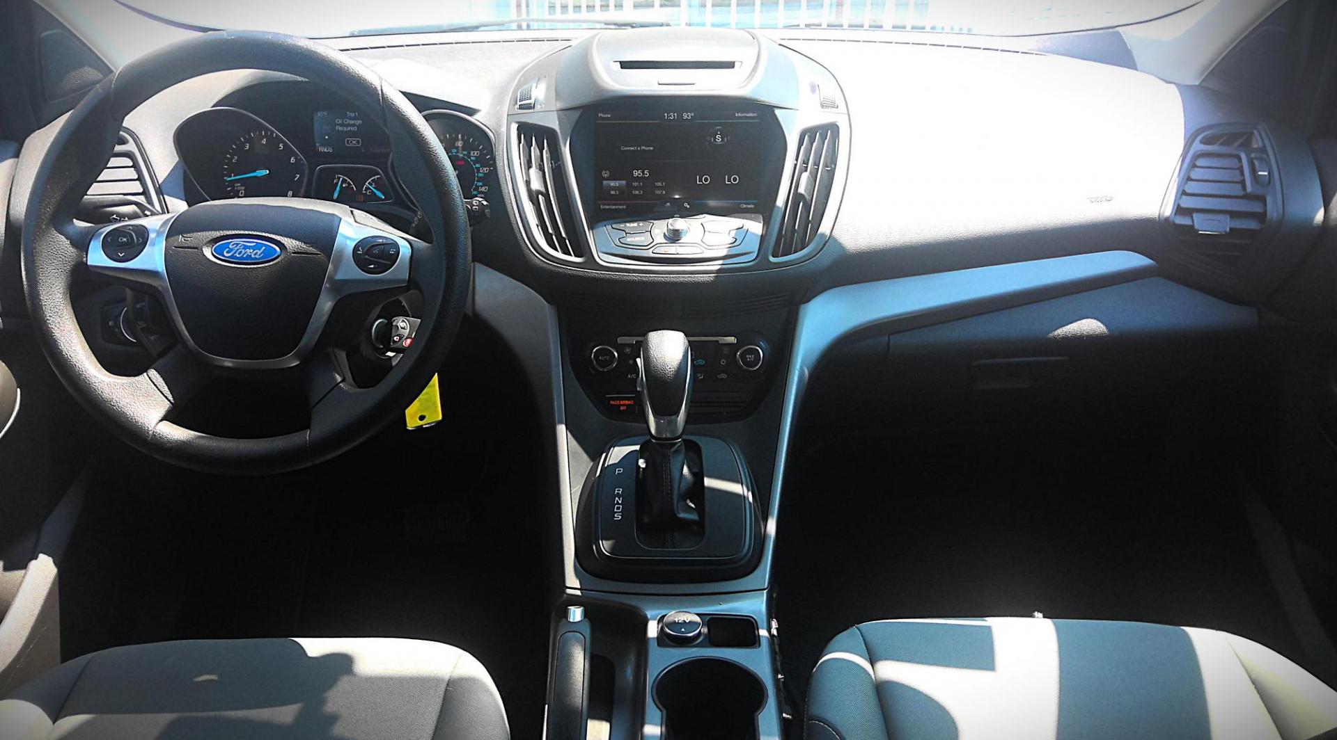 2015 WHITE Ford Escape SE 4WD (1FMCU9G92FU) with an 2.0L L4 DOHC 16V engine, 6-Speed Automatic transmission, located at 502 S. Riverside Avenue, Medford, OR, 97501, (541) 773-3136, 42.322803, -122.867477 - Photo#7