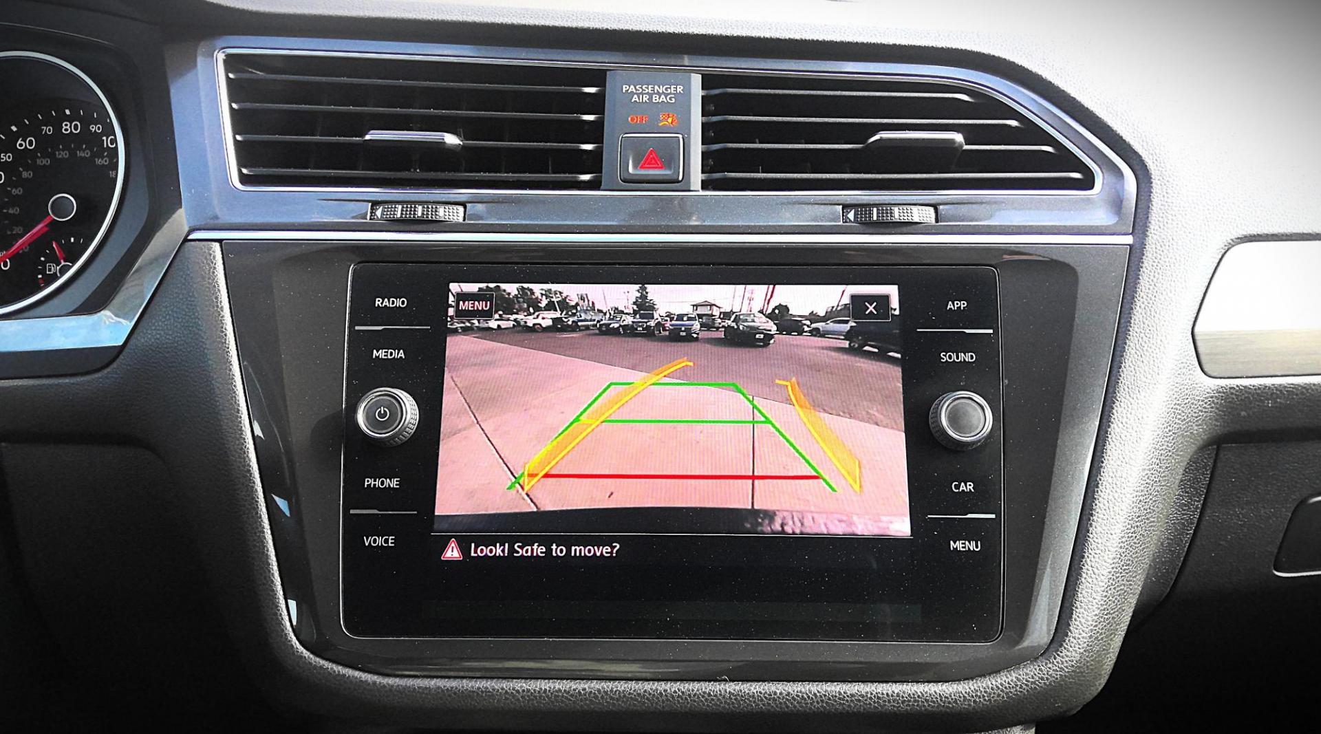 2018 BLACK Volkswagen Tiguan SE (3VV3B7AX3JM) with an 2.0L L4 DOHC 16V TURBO engine, 8A transmission, located at 502 S. Riverside Avenue, Medford, OR, 97501, (541) 773-3136, 42.322803, -122.867477 - Photo#13