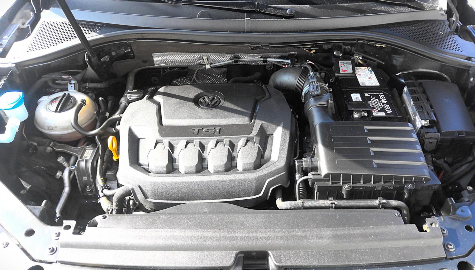 2018 BLACK Volkswagen Tiguan SE (3VV3B7AX3JM) with an 2.0L L4 DOHC 16V TURBO engine, 8A transmission, located at 502 S. Riverside Avenue, Medford, OR, 97501, (541) 773-3136, 42.322803, -122.867477 - Photo#15