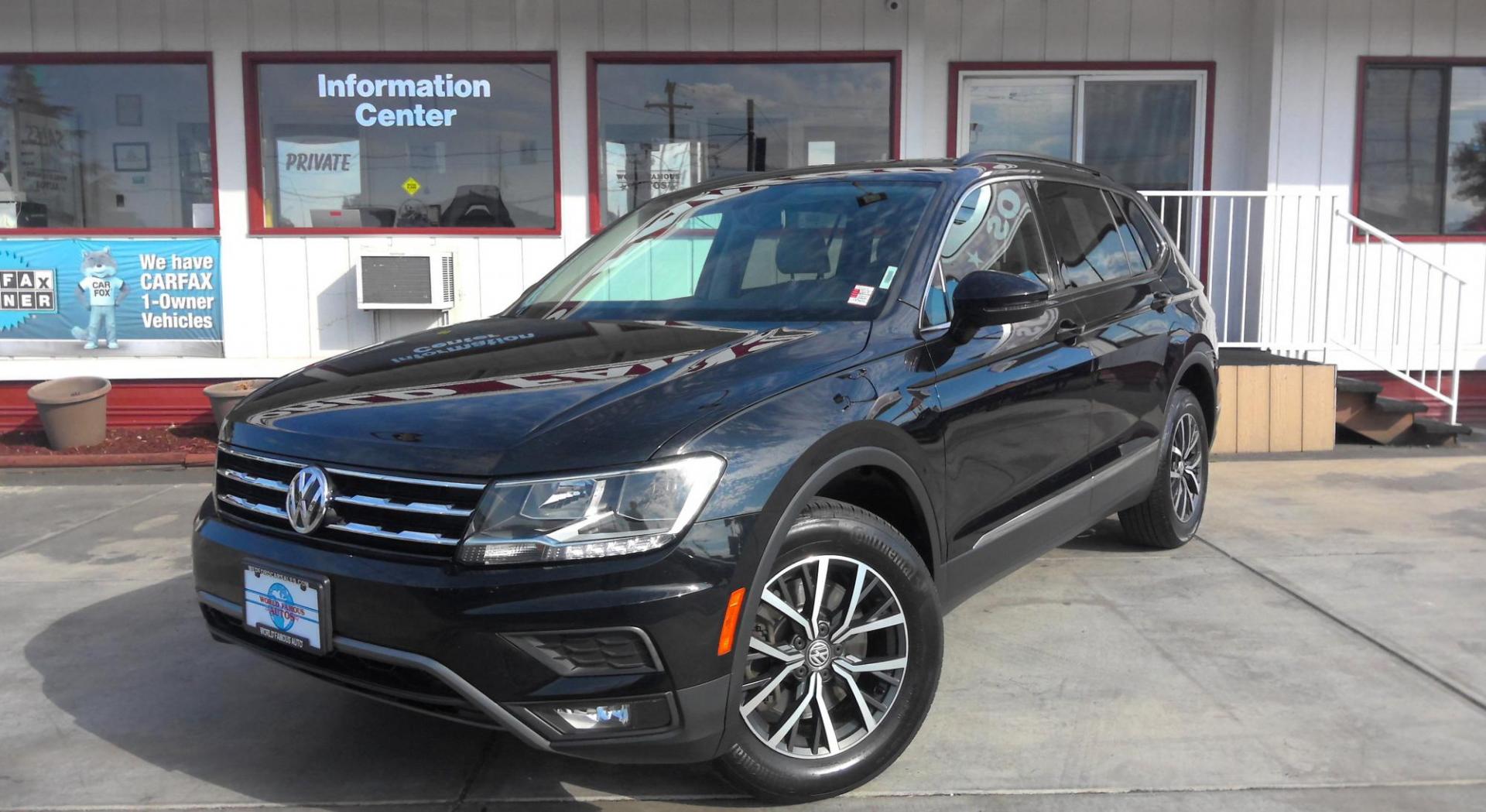 2018 BLACK Volkswagen Tiguan SE (3VV3B7AX3JM) with an 2.0L L4 DOHC 16V TURBO engine, 8A transmission, located at 502 S. Riverside Avenue, Medford, OR, 97501, (541) 773-3136, 42.322803, -122.867477 - Photo#1