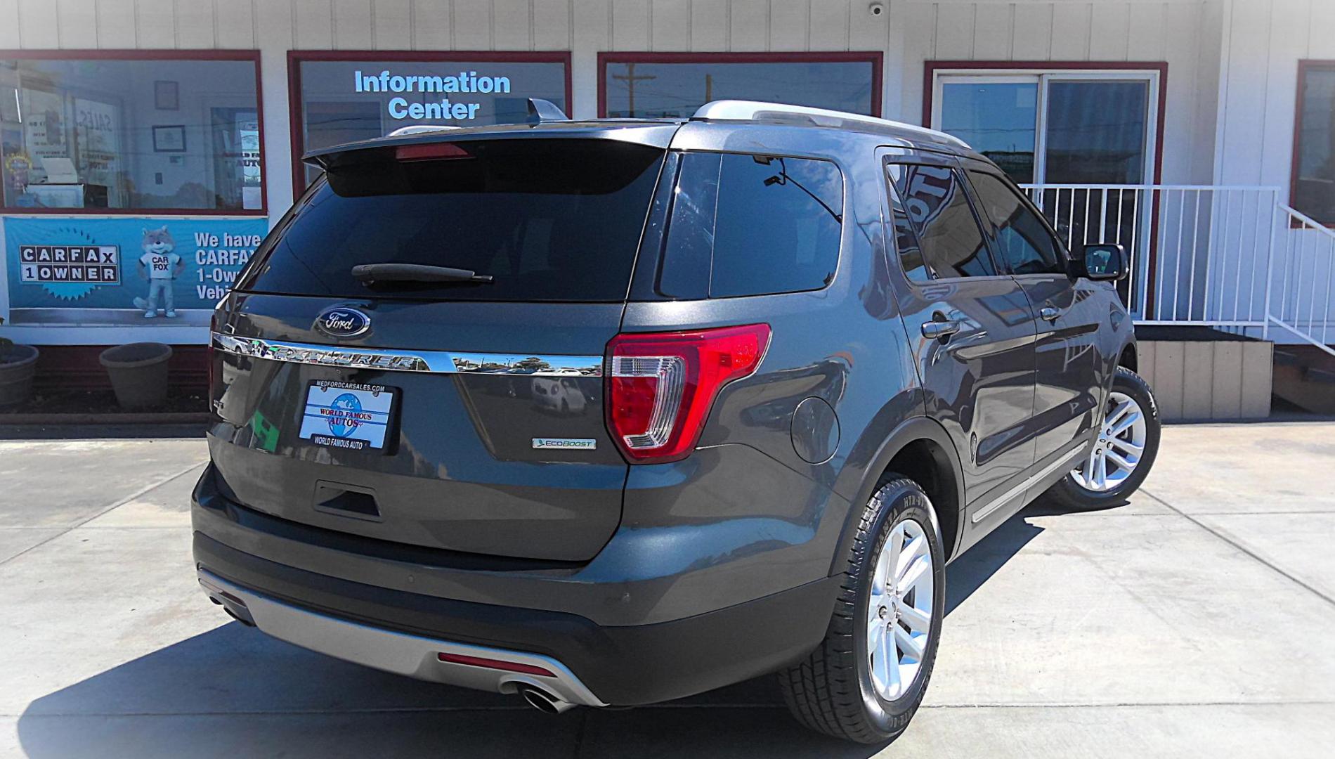 2017 GRAY Ford Explorer XLT FWD (1FM5K7DH7HG) with an 2.3L L4 DOHC 16V engine, 6A transmission, located at 502 S. Riverside Avenue, Medford, OR, 97501, (541) 773-3136, 42.322803, -122.867477 - Photo#2