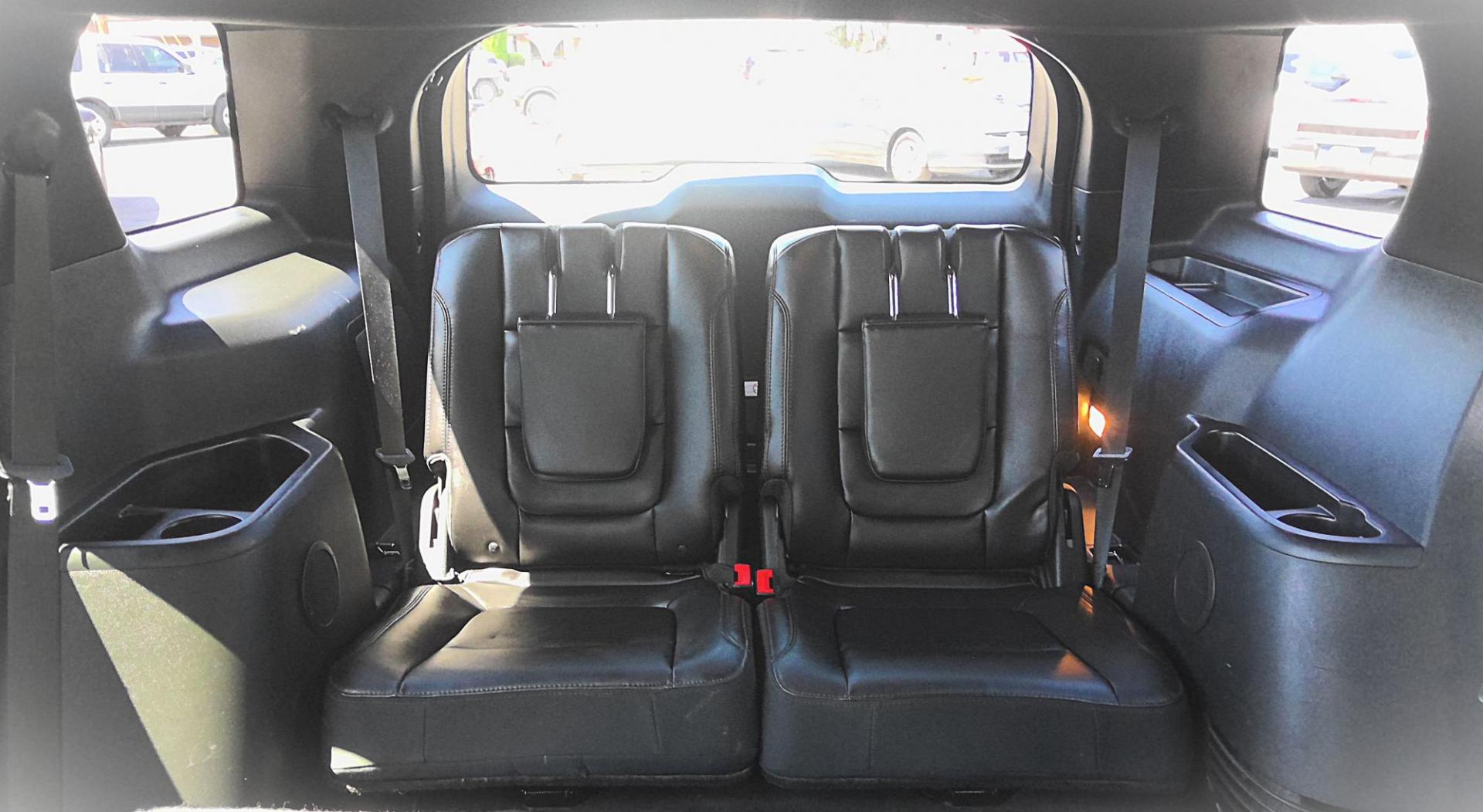 2017 GRAY Ford Explorer XLT FWD (1FM5K7DH7HG) with an 2.3L L4 DOHC 16V engine, 6A transmission, located at 502 S. Riverside Avenue, Medford, OR, 97501, (541) 773-3136, 42.322803, -122.867477 - Photo#9