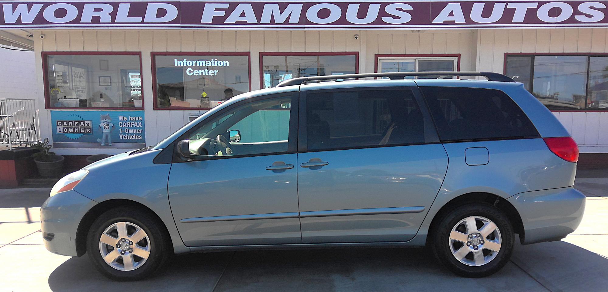 photo of 2006 Toyota Sienna CE 7-Passenger Seating