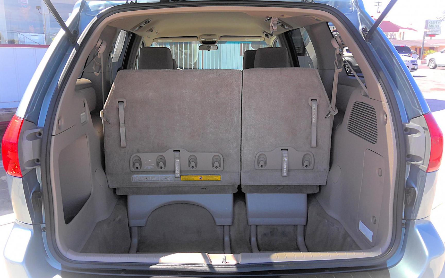 2006 BLUE Toyota Sienna CE 7-Passenger Seating (5TDZA23C26S) with an 3.3L V6 DOHC 24V engine, 5-Speed Automatic Overdrive transmission, located at 502 S. Riverside Avenue, Medford, OR, 97501, (541) 773-3136, 42.322803, -122.867477 - Photo#3