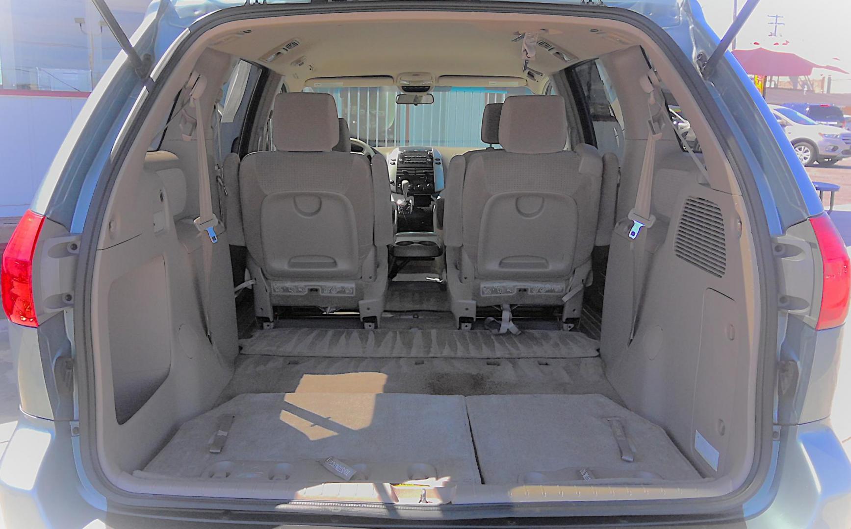 2006 BLUE Toyota Sienna CE 7-Passenger Seating (5TDZA23C26S) with an 3.3L V6 DOHC 24V engine, 5-Speed Automatic Overdrive transmission, located at 502 S. Riverside Avenue, Medford, OR, 97501, (541) 773-3136, 42.322803, -122.867477 - Photo#5