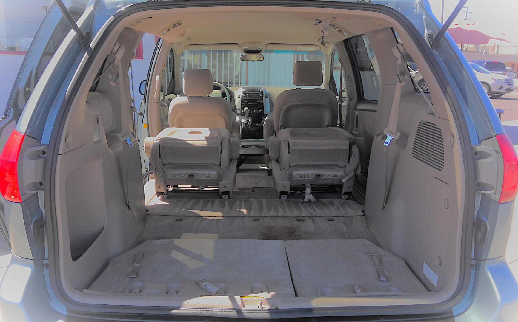 2006 BLUE Toyota Sienna CE 7-Passenger Seating (5TDZA23C26S) with an 3.3L V6 DOHC 24V engine, 5-Speed Automatic Overdrive transmission, located at 502 S. Riverside Avenue, Medford, OR, 97501, (541) 773-3136, 42.322803, -122.867477 - Photo#6