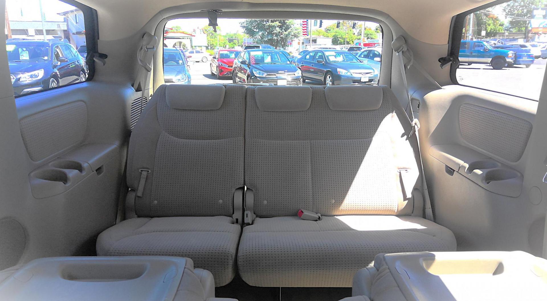 2006 BLUE Toyota Sienna CE 7-Passenger Seating (5TDZA23C26S) with an 3.3L V6 DOHC 24V engine, 5-Speed Automatic Overdrive transmission, located at 502 S. Riverside Avenue, Medford, OR, 97501, (541) 773-3136, 42.322803, -122.867477 - Photo#7