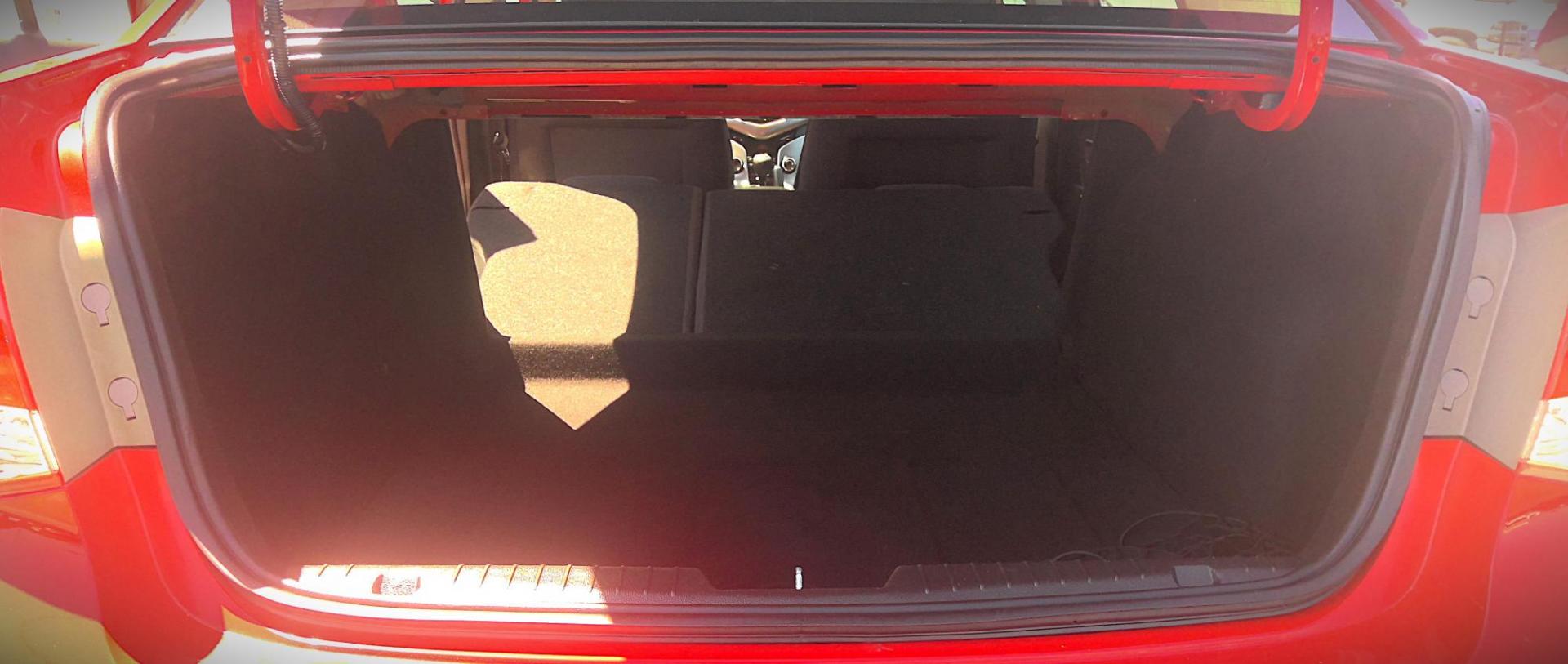 2014 RED Chevrolet Cruze 1LT Manual (1G1PD5SBXE7) with an 1.4L L4 DOHC 16V TURBO engine, 6-Speed Manual transmission, located at 502 S. Riverside Avenue, Medford, OR, 97501, (541) 773-3136, 42.322803, -122.867477 - Photo#4