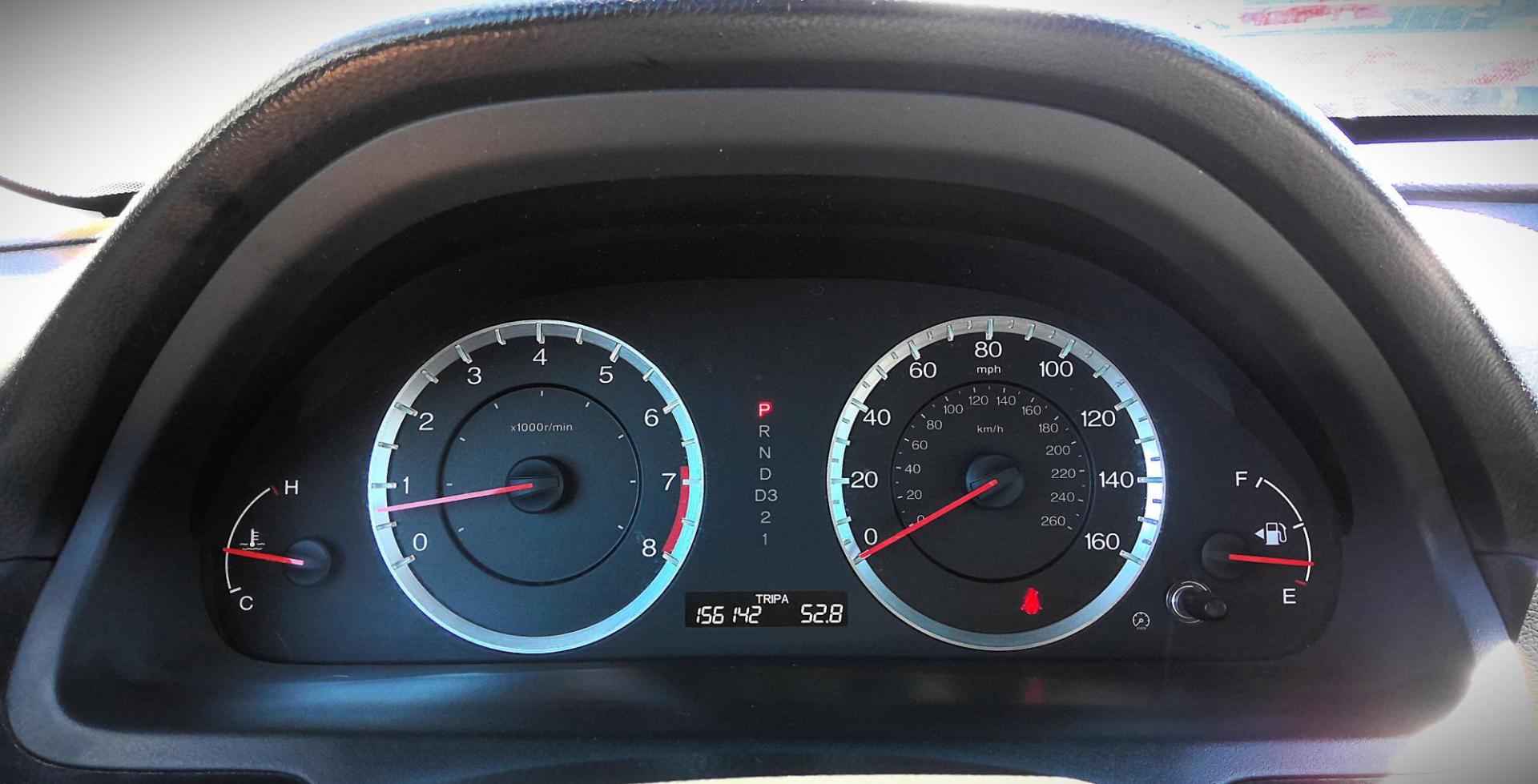 2012 SILVER Honda Accord EX-L V6 Sedan AT (1HGCP3F84CA) with an 3.5L V6 SOHC 24V engine, 5-Speed Automatic transmission, located at 502 S. Riverside Avenue, Medford, OR, 97501, (541) 773-3136, 42.322803, -122.867477 - Photo#15