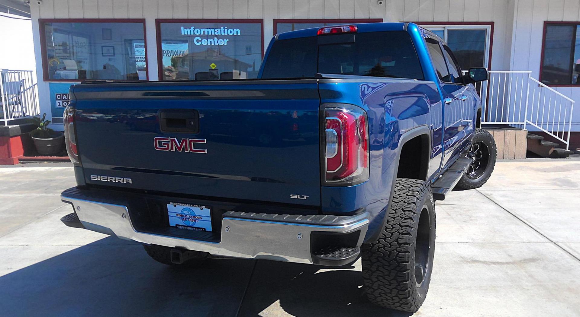 2016 BLUE GMC Sierra 1500 SLT Crew Cab Long Box 4WD (3GTU2NEJXGG) with an 6.2L V8 OHV 16V engine, 6A transmission, located at 502 S. Riverside Avenue, Medford, OR, 97501, (541) 773-3136, 42.322803, -122.867477 - Photo#2