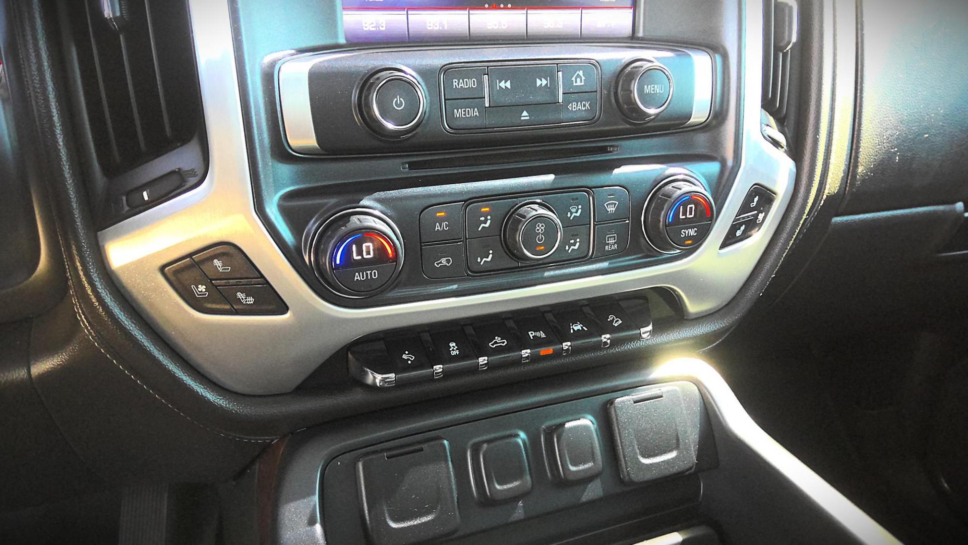 2016 BLUE GMC Sierra 1500 SLT Crew Cab Long Box 4WD (3GTU2NEJXGG) with an 6.2L V8 OHV 16V engine, 6A transmission, located at 502 S. Riverside Avenue, Medford, OR, 97501, (541) 773-3136, 42.322803, -122.867477 - Photo#11