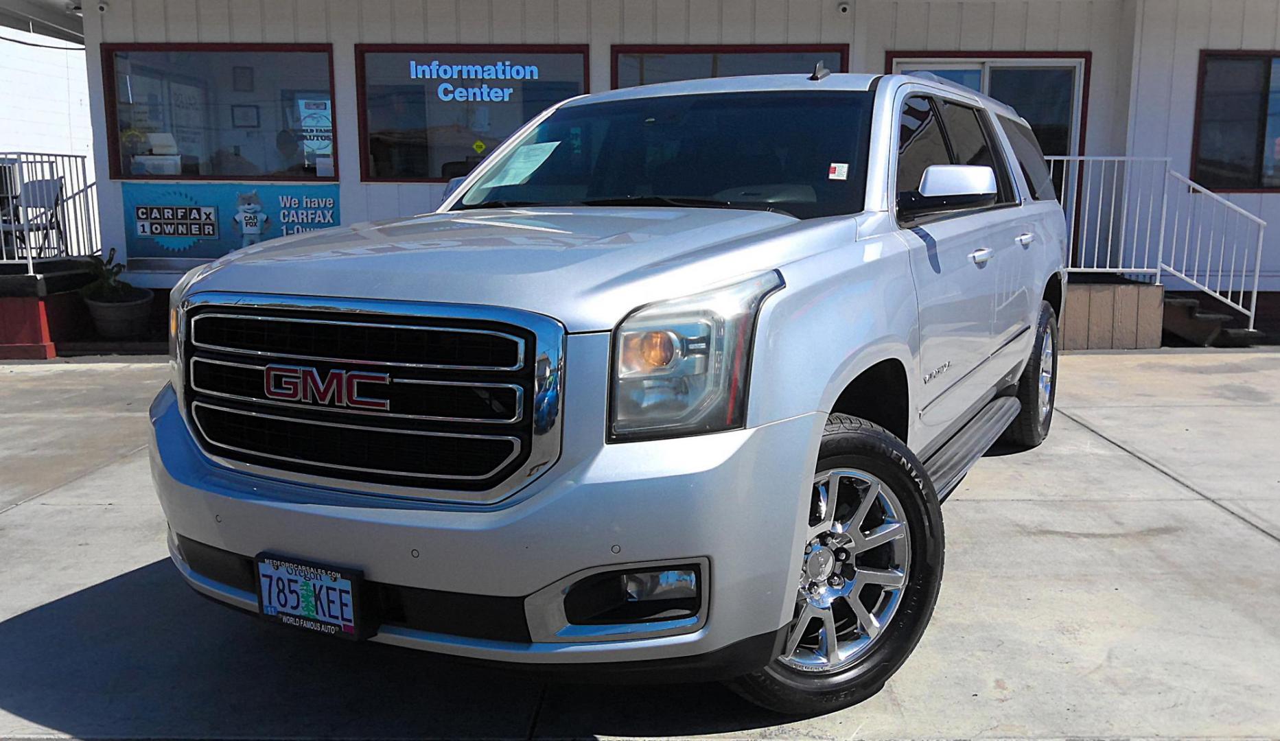 2015 SILVER GMC Yukon XL SLT 1/2 Ton 4WD (1GKS2HKC3FR) with an 5.3L V8 OHV 16V engine, 6-Speed Automatic transmission, located at 502 S. Riverside Avenue, Medford, OR, 97501, (541) 773-3136, 42.322803, -122.867477 - Photo#1