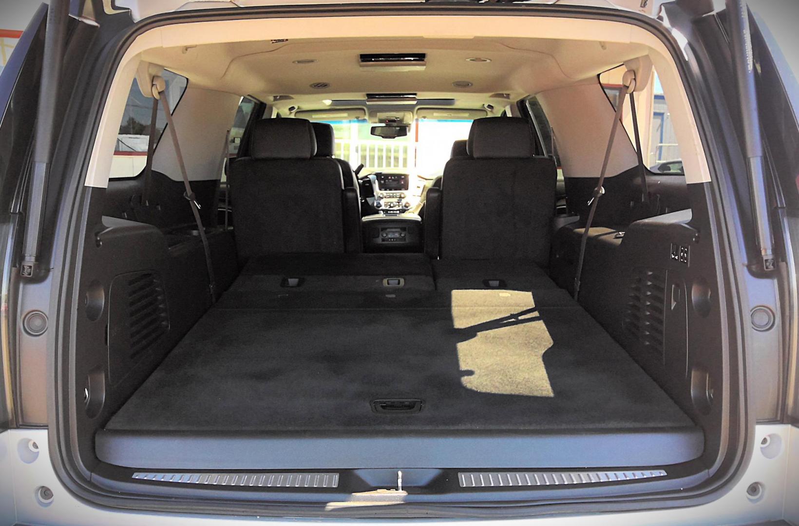 2015 SILVER GMC Yukon XL SLT 1/2 Ton 4WD (1GKS2HKC3FR) with an 5.3L V8 OHV 16V engine, 6-Speed Automatic transmission, located at 502 S. Riverside Avenue, Medford, OR, 97501, (541) 773-3136, 42.322803, -122.867477 - Photo#7