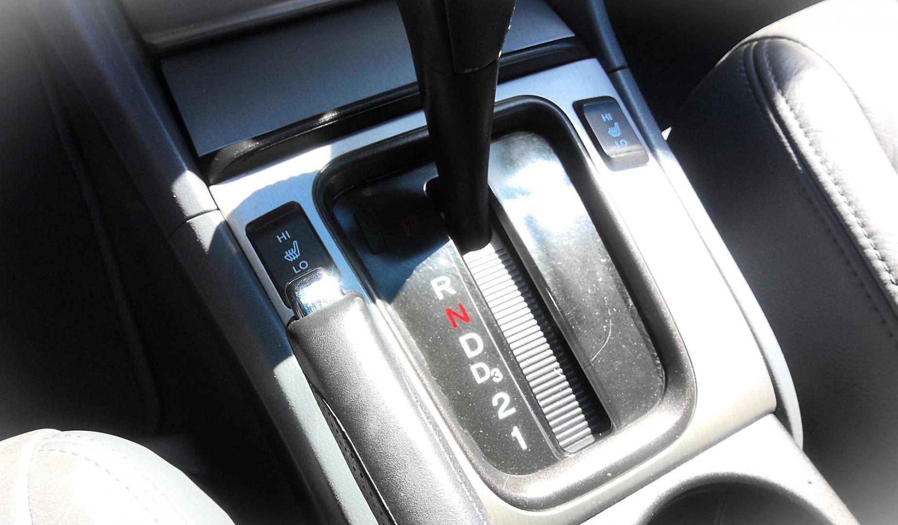 2004 GRAY Honda Accord EX V-6 Sedan AT with Navigation System and XM Radi (1HGCM66854A) with an 3.0L V6 SOHC 24V engine, 5-Speed Automatic Overdrive transmission, located at 502 S. Riverside Avenue, Medford, OR, 97501, (541) 773-3136, 42.322803, -122.867477 - Photo#9