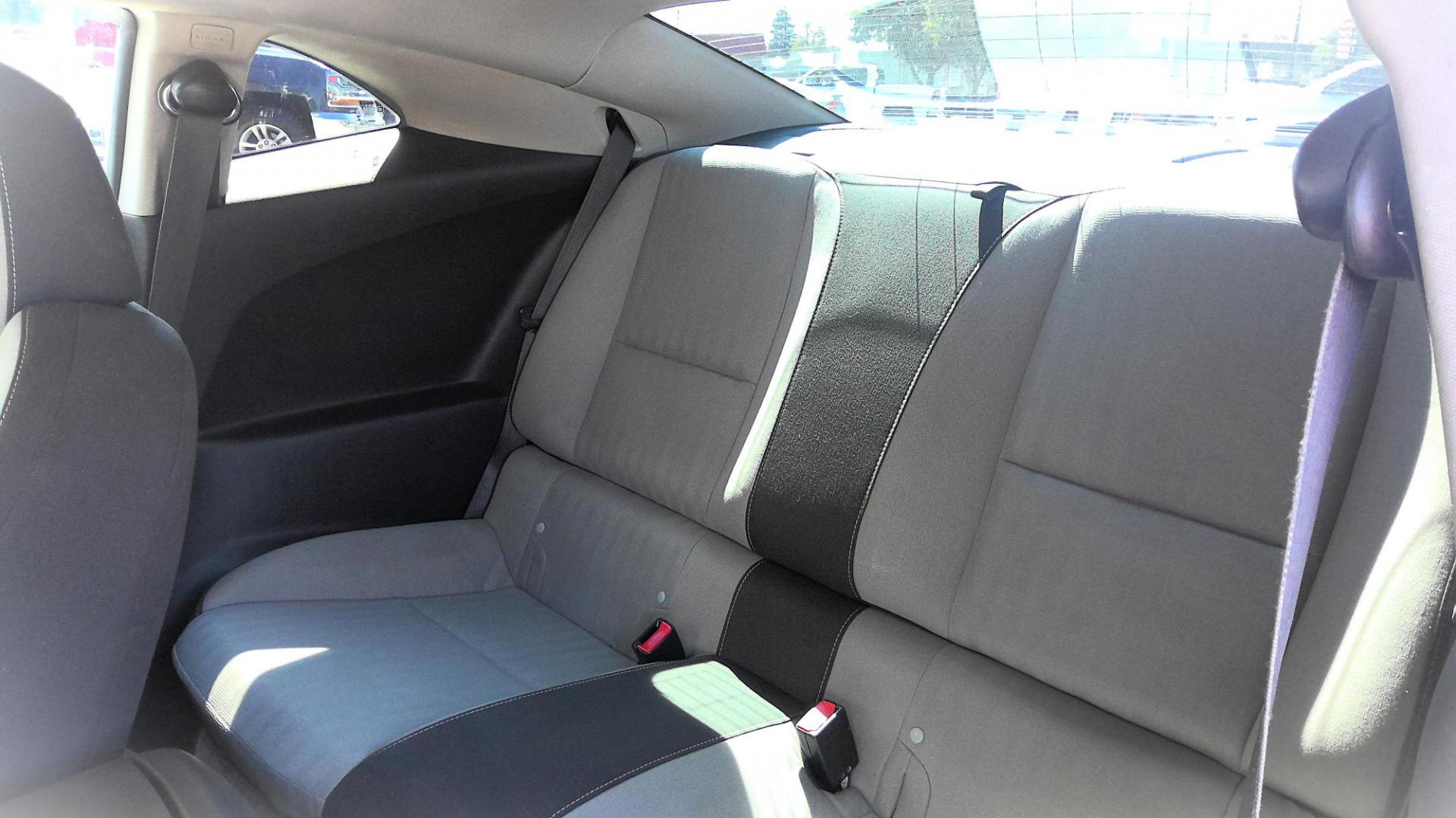 2015 GRAY Chevrolet Camaro 2LS Coupe (2G1FB1E3XF9) with an 3.6L V6 DOHC 24V FFV engine, 6-Speed Automatic transmission, located at 502 S. Riverside Avenue, Medford, OR, 97501, (541) 773-3136, 42.322803, -122.867477 - Photo#5