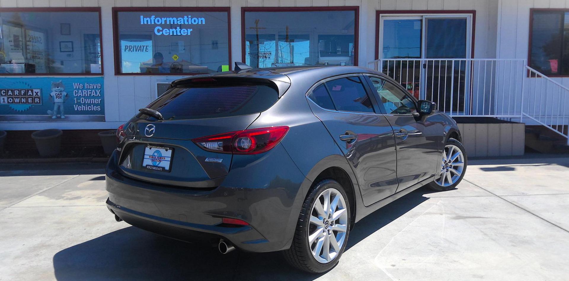 2017 GRAY Mazda MAZDA3 s Grand Touring AT 5-Door (JM1BN1M35H1) with an 2.5L L4 DOHC 16V engine, 6A transmission, located at 502 S. Riverside Avenue, Medford, OR, 97501, (541) 773-3136, 42.322803, -122.867477 - Photo#2